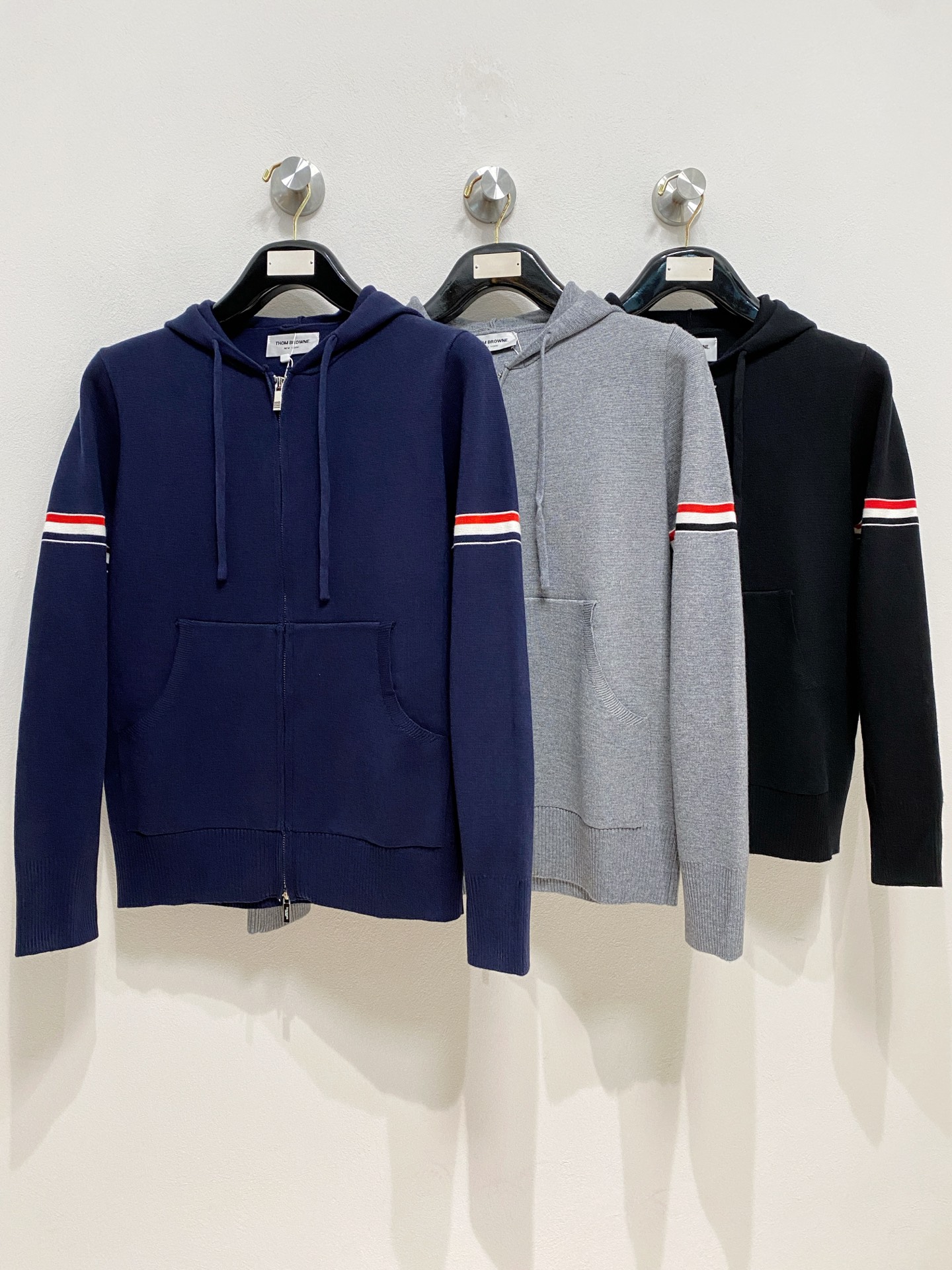 🌾 TB毛衣，采用羊毛混纺纱线，保暖性佳，蓬松柔软，加倍呵护肌肤，给你轻如无物的穿着感体验。高品质天然纤