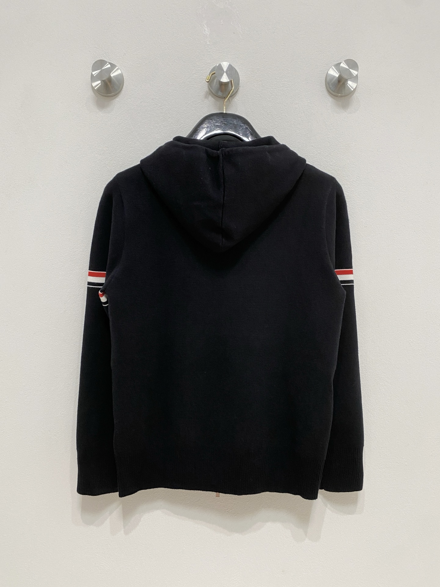 🌾 TB毛衣，采用羊毛混纺纱线，保暖性佳，蓬松柔软，加倍呵护肌肤，给你轻如无物的穿着感体验。高品质天然纤