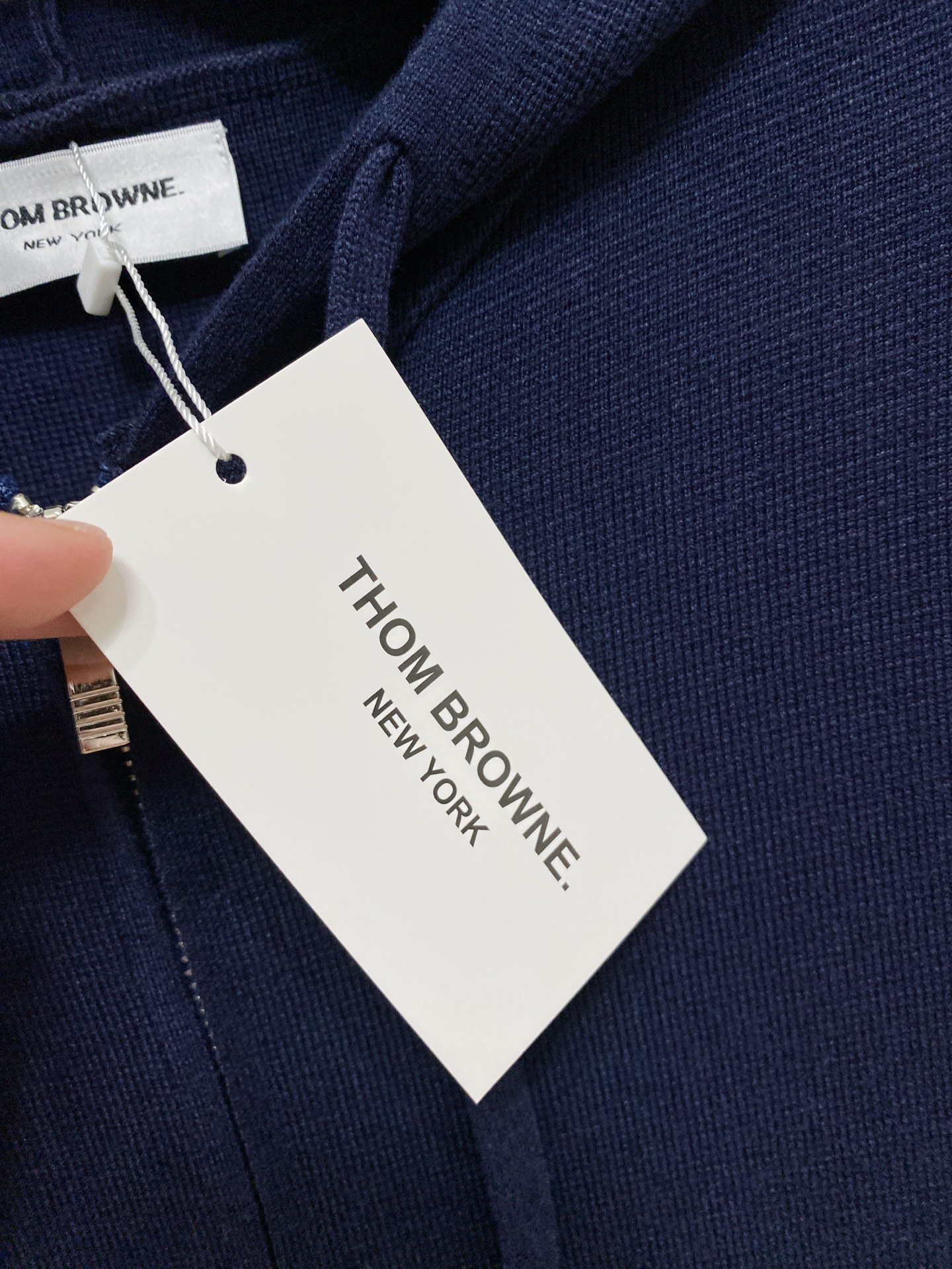 🌾 TB毛衣，采用羊毛混纺纱线，保暖性佳，蓬松柔软，加倍呵护肌肤，给你轻如无物的穿着感体验。高品质天然纤