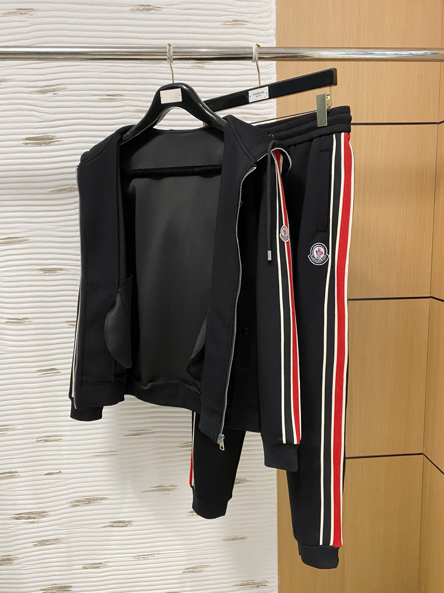 Moncler Cardigan Set: Elegant & Comfortable Designer Knitwear 6 i1760807761475 2428 0 4