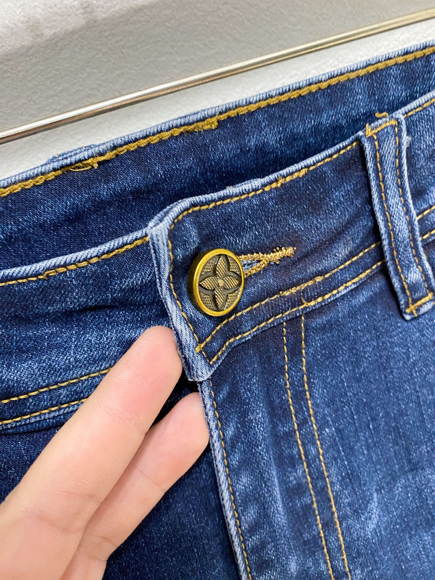 🌾 LV【新品】高端独家发售 25SS四季款超燃炸街系列之最牛仔裤 独家隆重推出 原版定制高端品质面料 