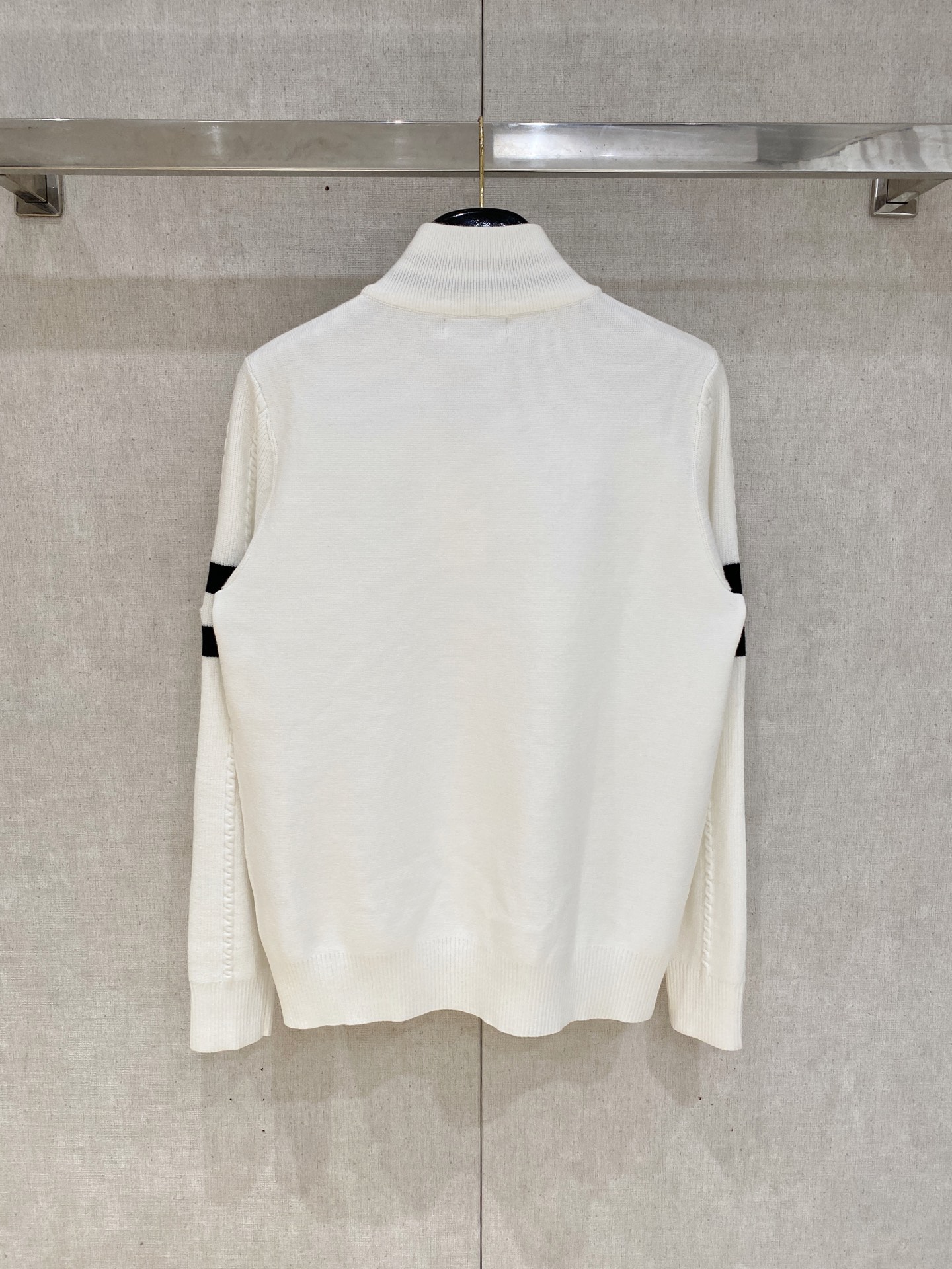 Moncler Half-Zip Pullover: Wool Blend, Warm & Stylish - Perfect for Autumn/Winter 9 i1761060250137 6359 0 7