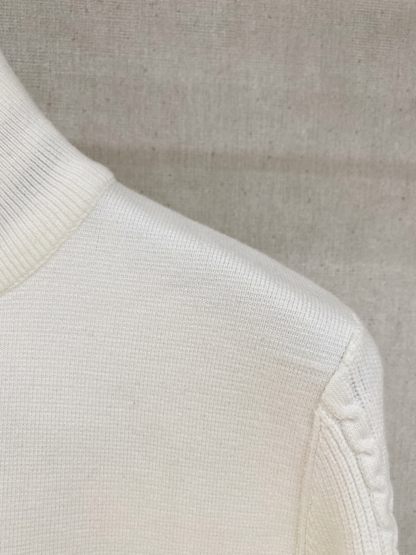 Moncler Half-Zip Pullover: Wool Blend, Warm & Stylish - Perfect for Autumn/Winter 4 i1761060252207 2997 0 2