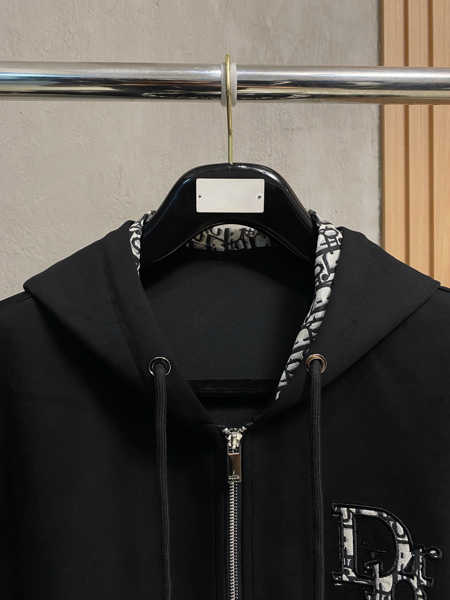 迪奥 2025全新爆款开衫套装 原单狠货🇭🇰倾注顶级设计师的精心之作 就为一个贴合、完美的上身效果 全天