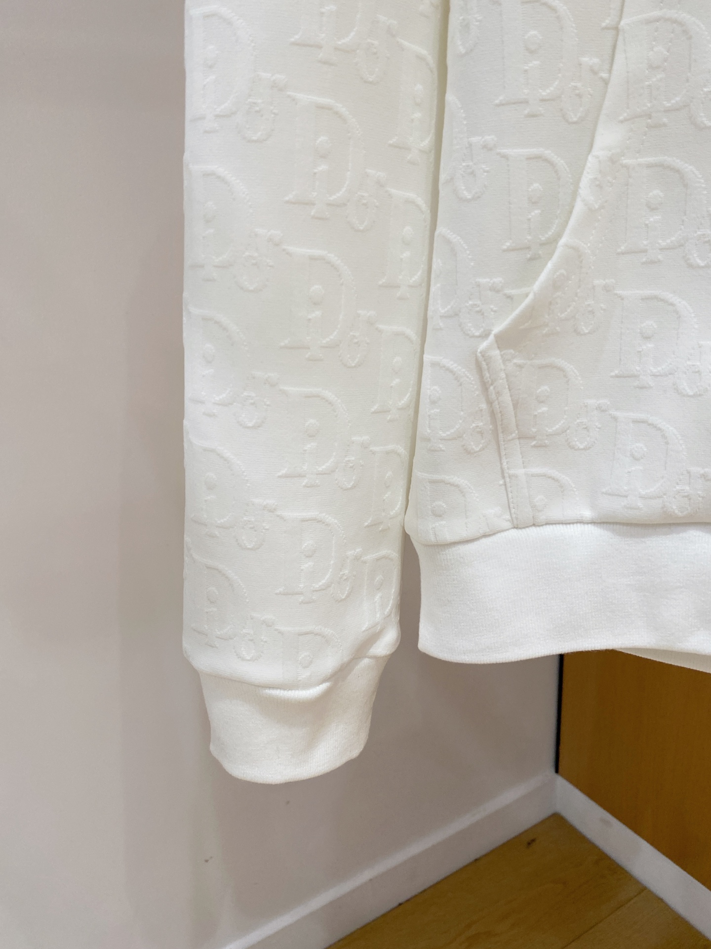 迪奥 2025全新爆款开衫套装 原单狠货🇭🇰倾注顶级设计师的精心之作 就为一个贴合、完美的上身效果 全天