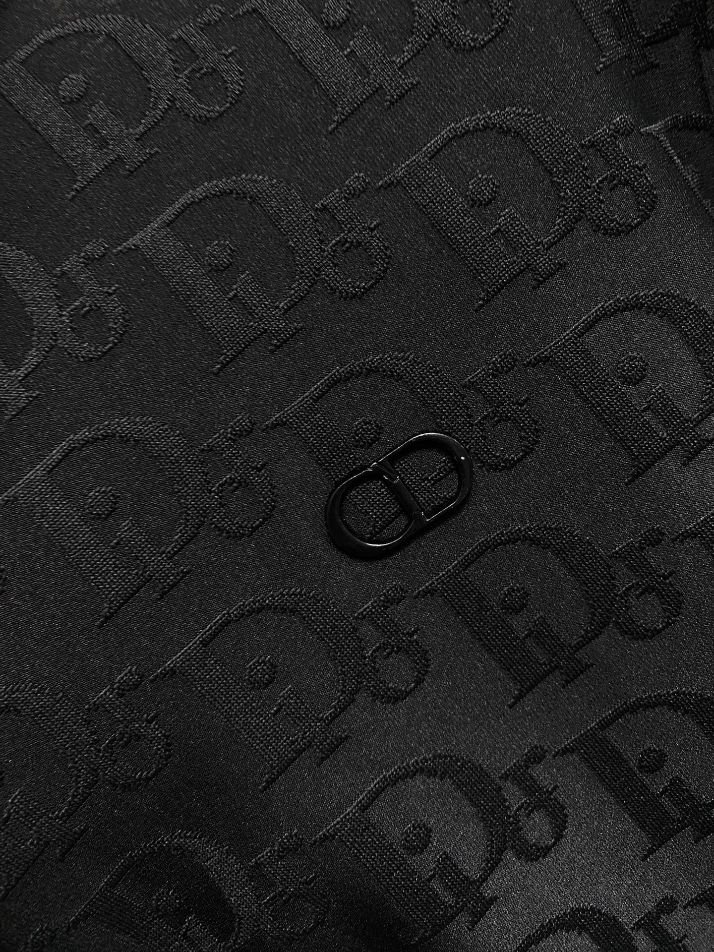 迪奥 2025全新爆款开衫套装 原单狠货🇭🇰倾注顶级设计师的精心之作 就为一个贴合、完美的上身效果 全天