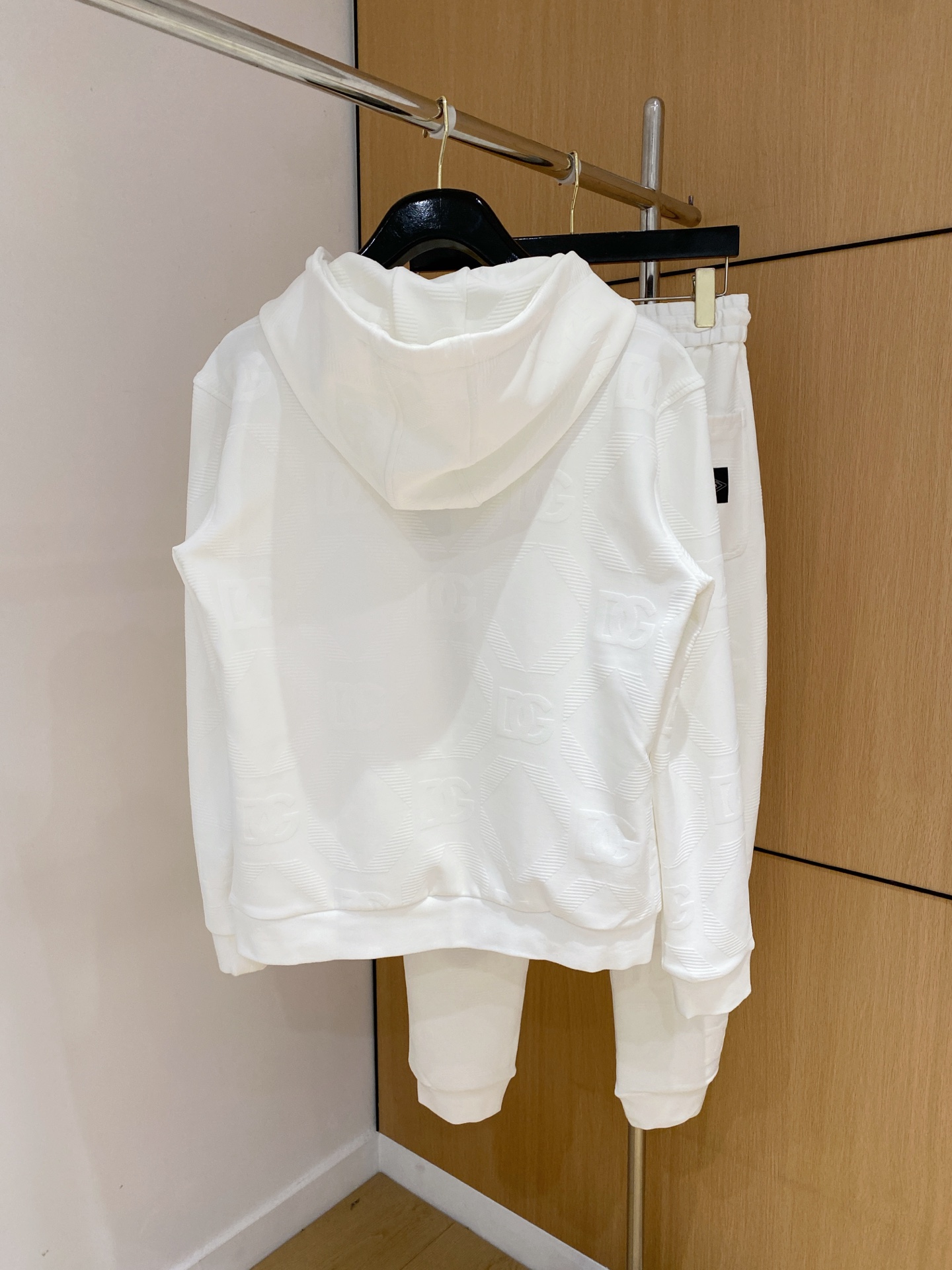 D&G 2025全新爆款开衫套装 原单狠货🇭🇰倾注顶级设计师的精心之作 就为一个贴合、完美的上身效果 全