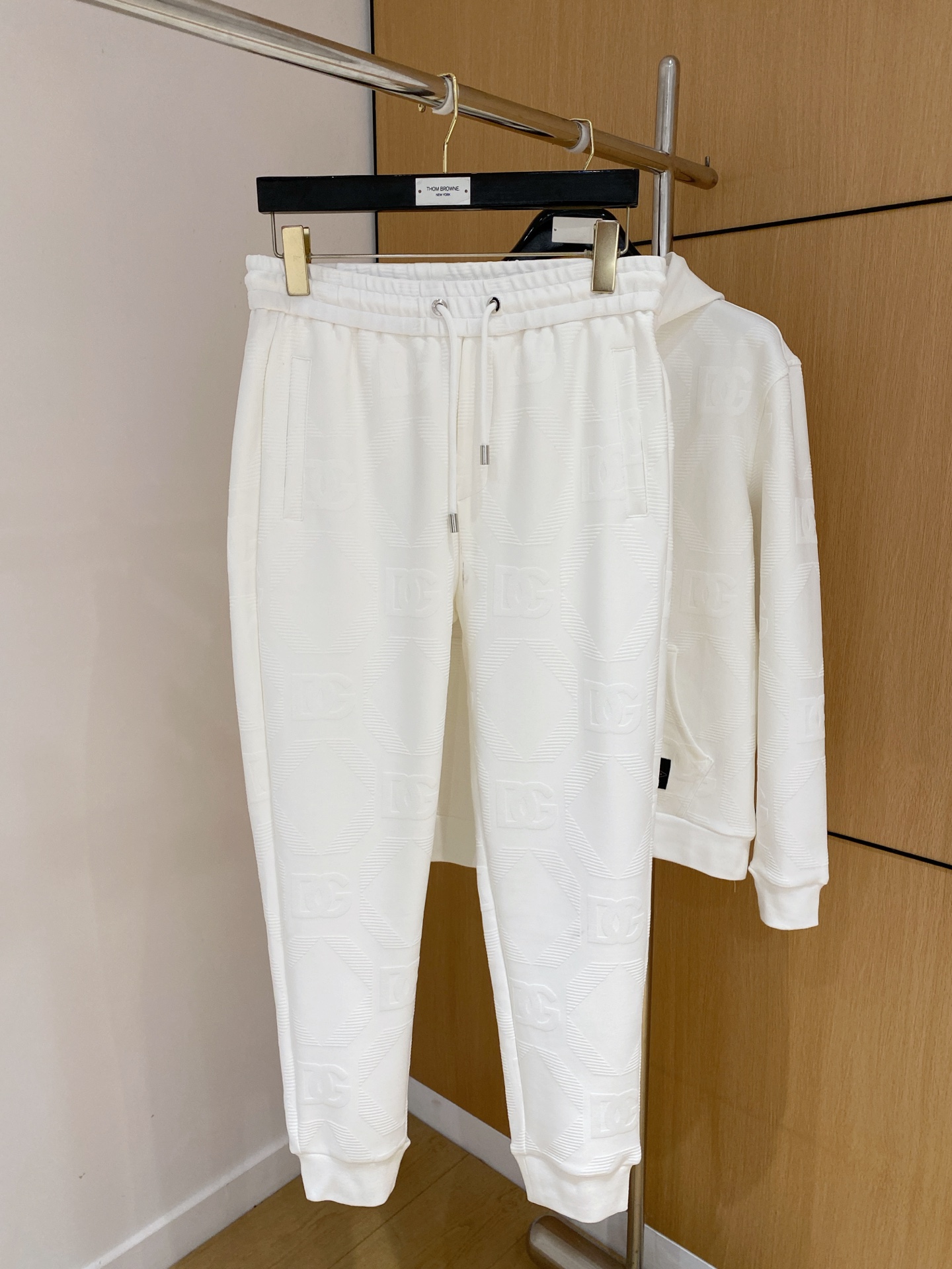 D&G 2025全新爆款开衫套装 原单狠货🇭🇰倾注顶级设计师的精心之作 就为一个贴合、完美的上身效果 全