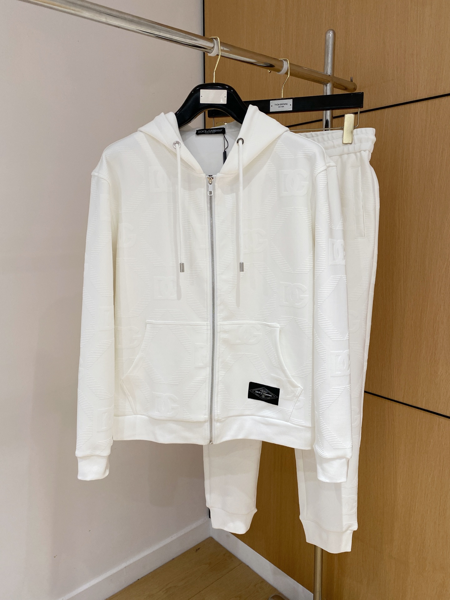 D&G 2025全新爆款开衫套装 原单狠货🇭🇰倾注顶级设计师的精心之作 就为一个贴合、完美的上身效果 全