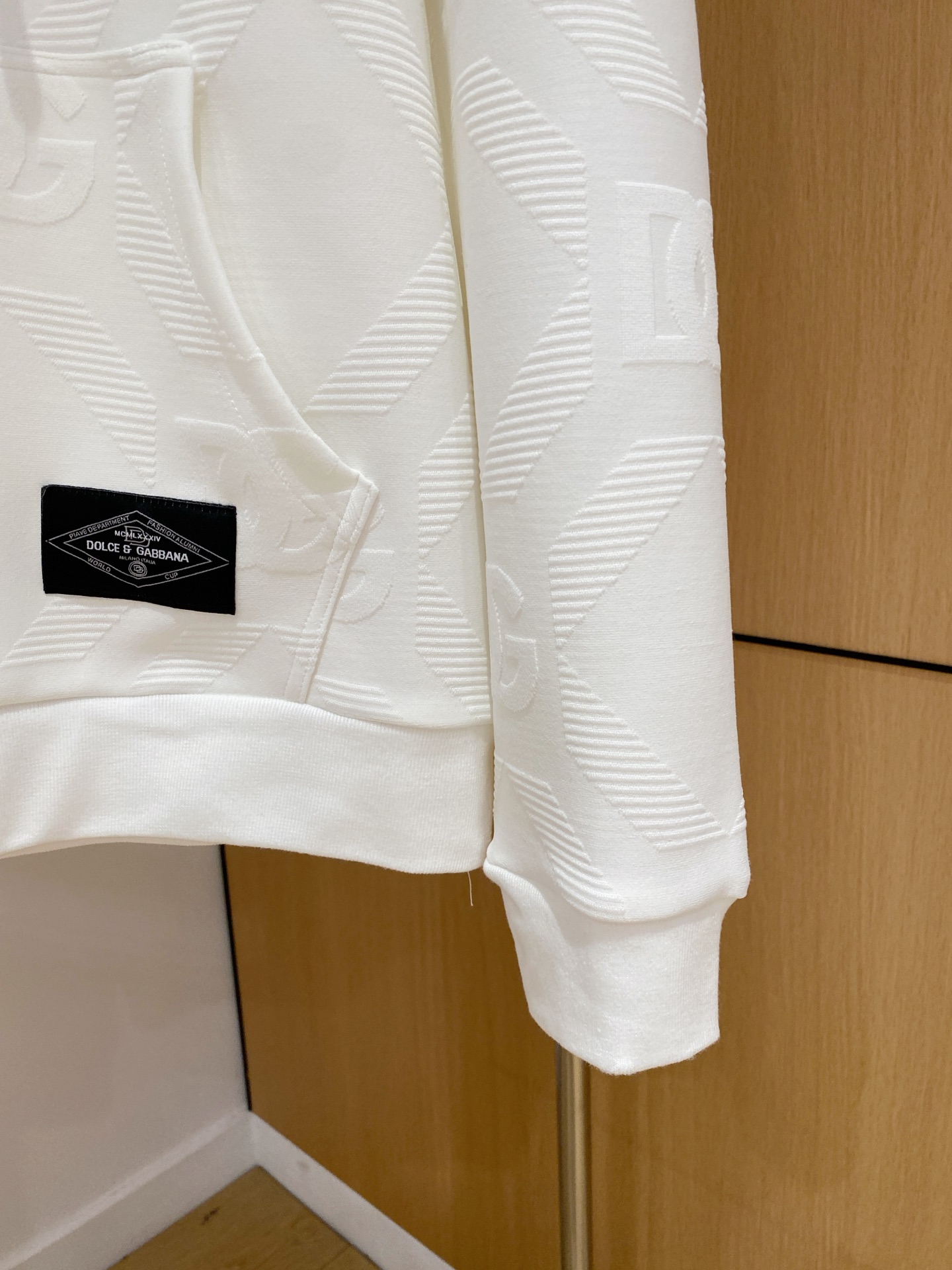 D&G 2025全新爆款开衫套装 原单狠货🇭🇰倾注顶级设计师的精心之作 就为一个贴合、完美的上身效果 全