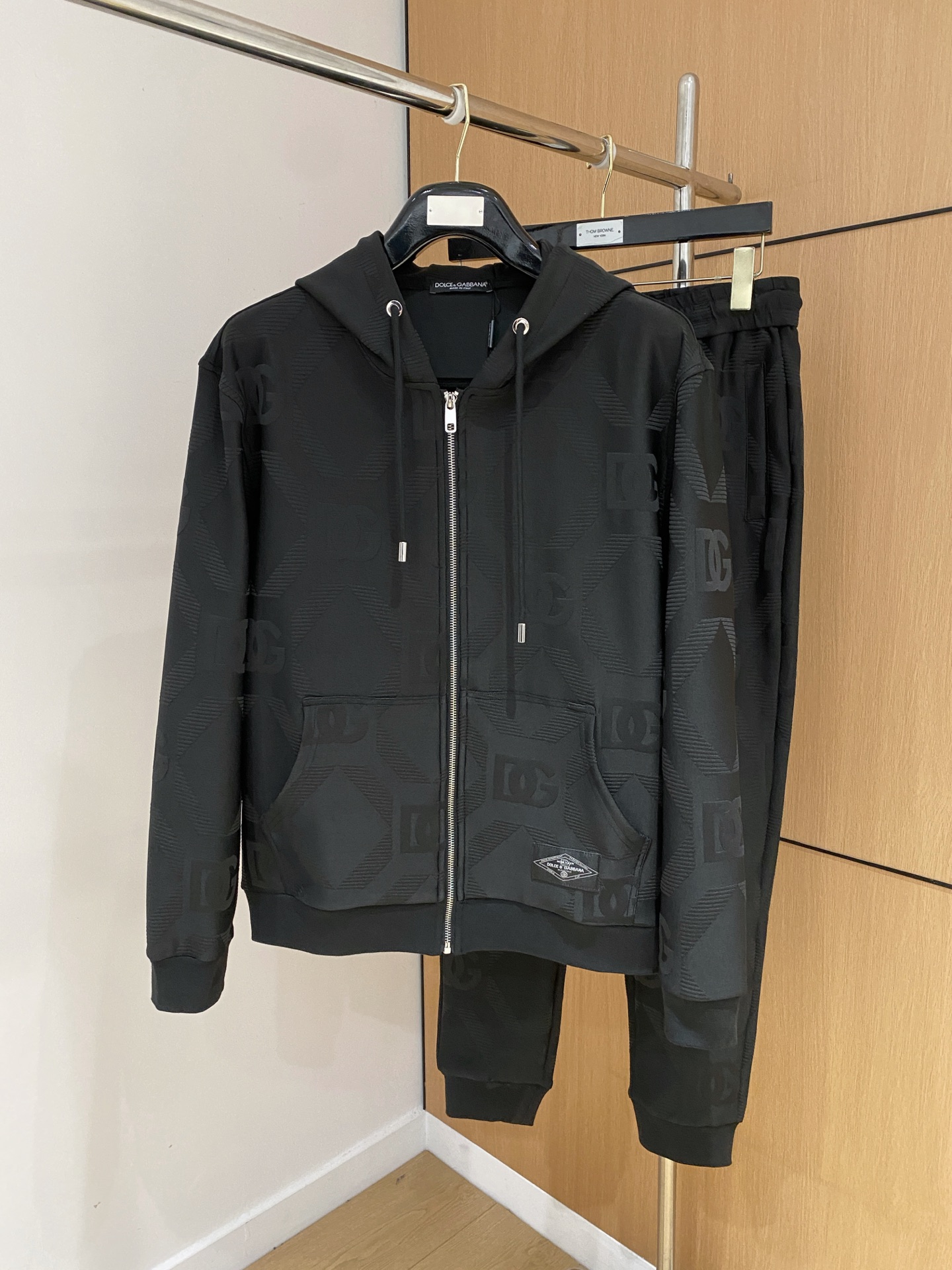 D&G 2025全新爆款开衫套装 原单狠货🇭🇰倾注顶级设计师的精心之作 就为一个贴合、完美的上身效果 全