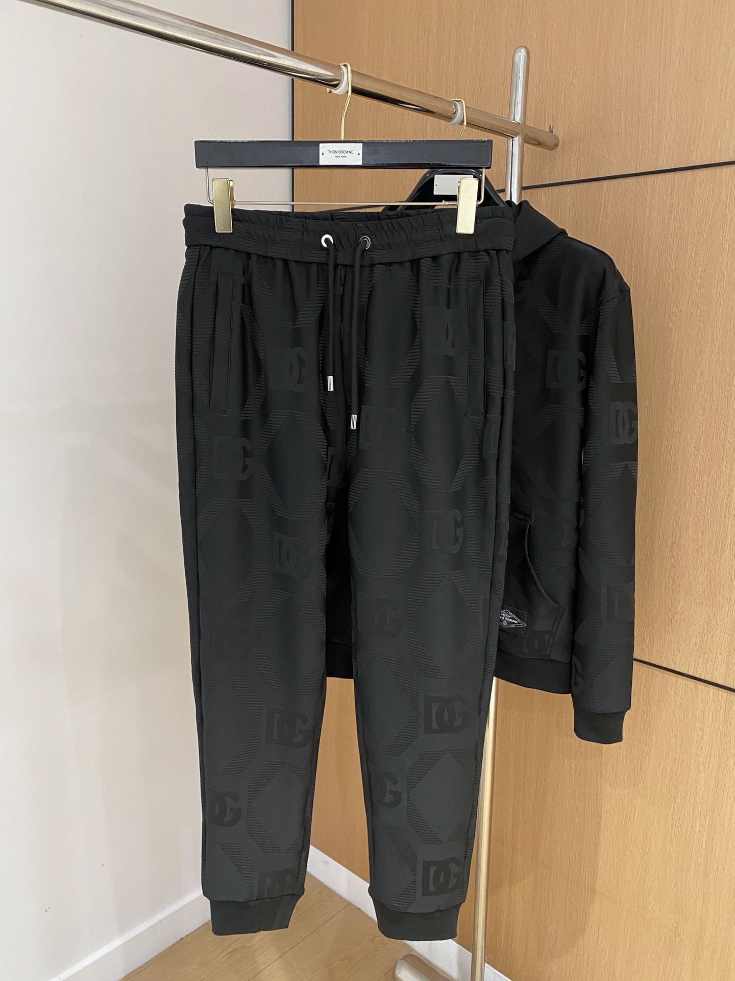 D&G 2025全新爆款开衫套装 原单狠货🇭🇰倾注顶级设计师的精心之作 就为一个贴合、完美的上身效果 全