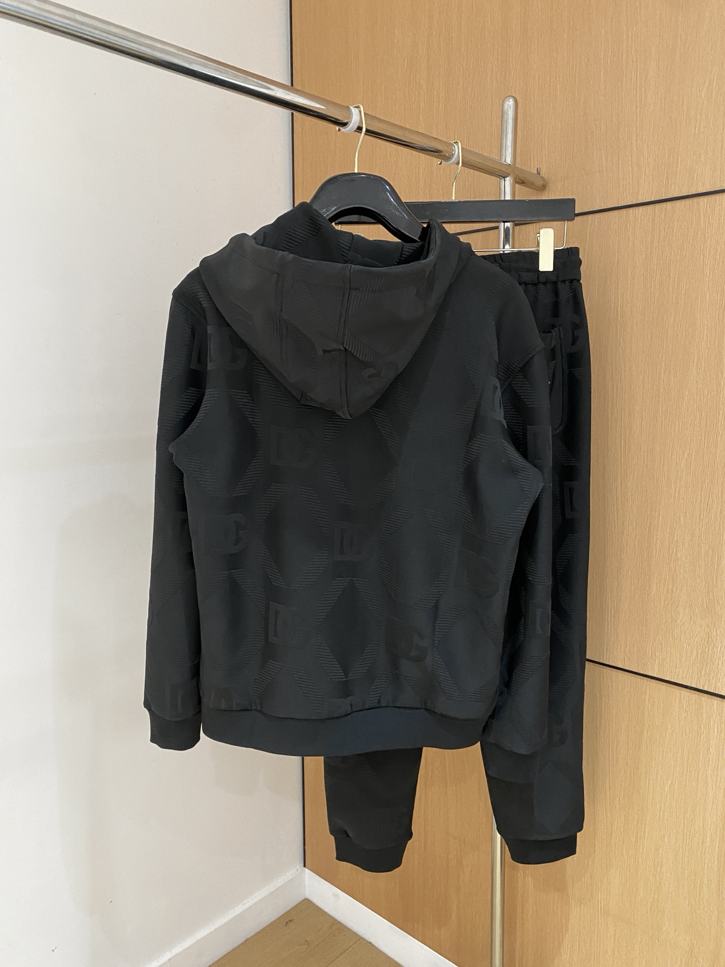 D&G 2025全新爆款开衫套装 原单狠货🇭🇰倾注顶级设计师的精心之作 就为一个贴合、完美的上身效果 全