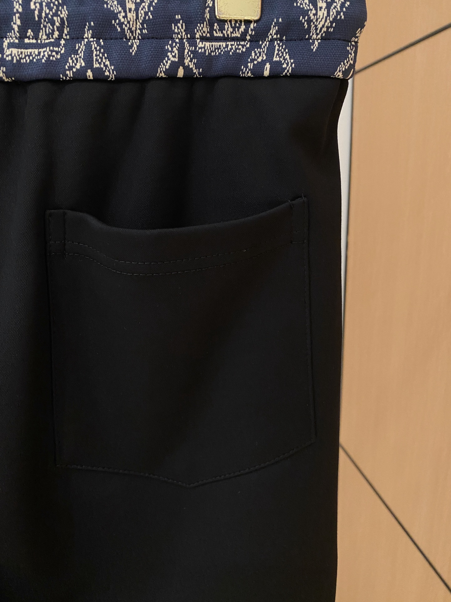 LV 2025全新爆款开衫套装 原单狠货🇭🇰倾注顶级设计师的精心之作 就为一个贴合、完美的上身效果 全天