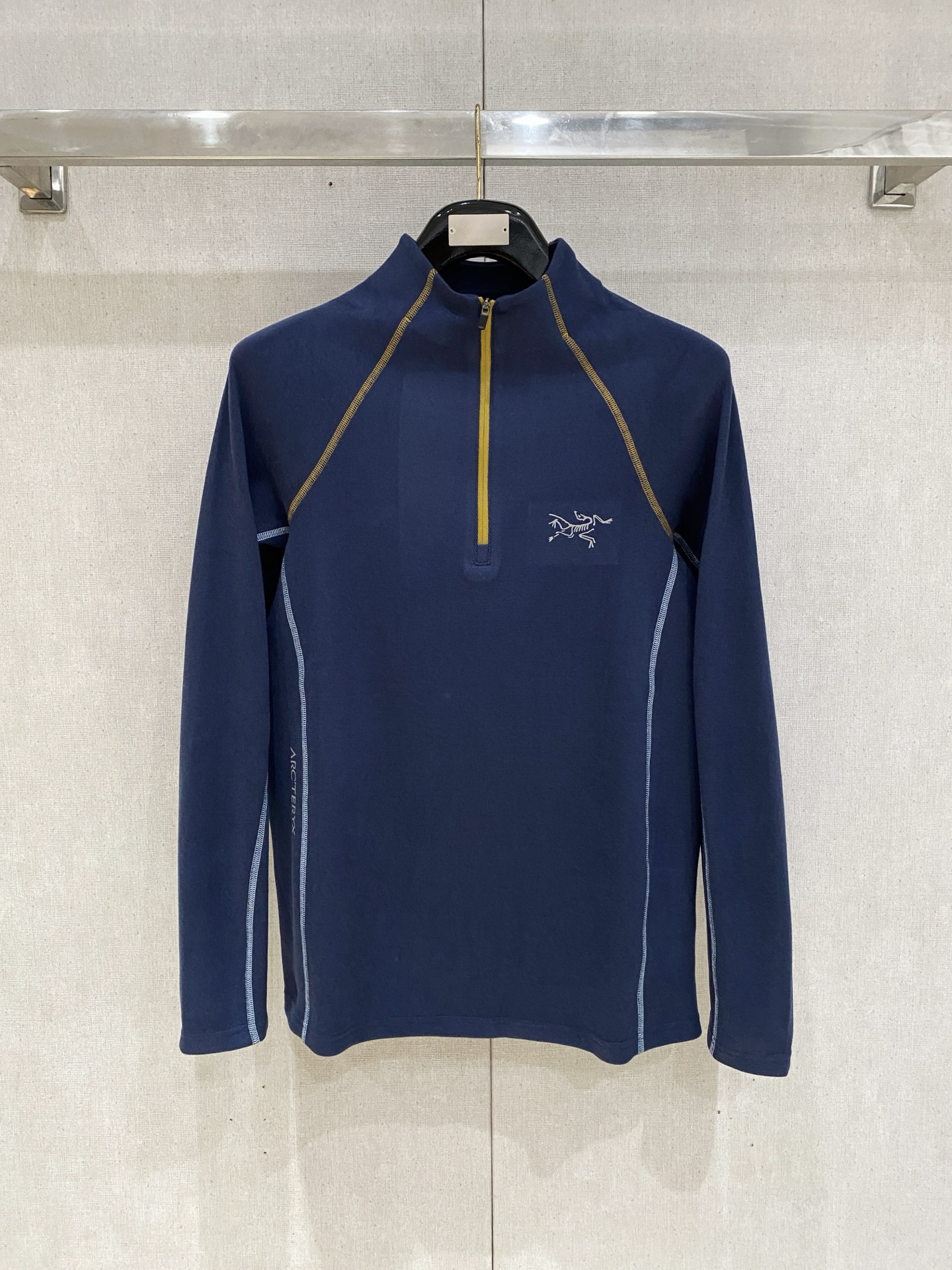 NO:597472,Arc'teryx 2025 [New Product] New base for autumn and winter, fashionable and versatile, very handsome. Classic logo. Durable and not easy to deform. It can be easily held in various styles. It is a classic fashion model that is sought after every year. High-quality large goods. Digital number M-3Xl, arc'teryx, alexander wang19860909始祖鸟2025【新品】秋冬新款打底 时尚百搭 帅气十足.经典Logo.耐穿不易变形,版型,各种风格都能轻松Hold住,年年被追捧的经典时尚款 高品质大货 码数码数M-3Xl,arc'teryx,alexander wang,Men's clothing