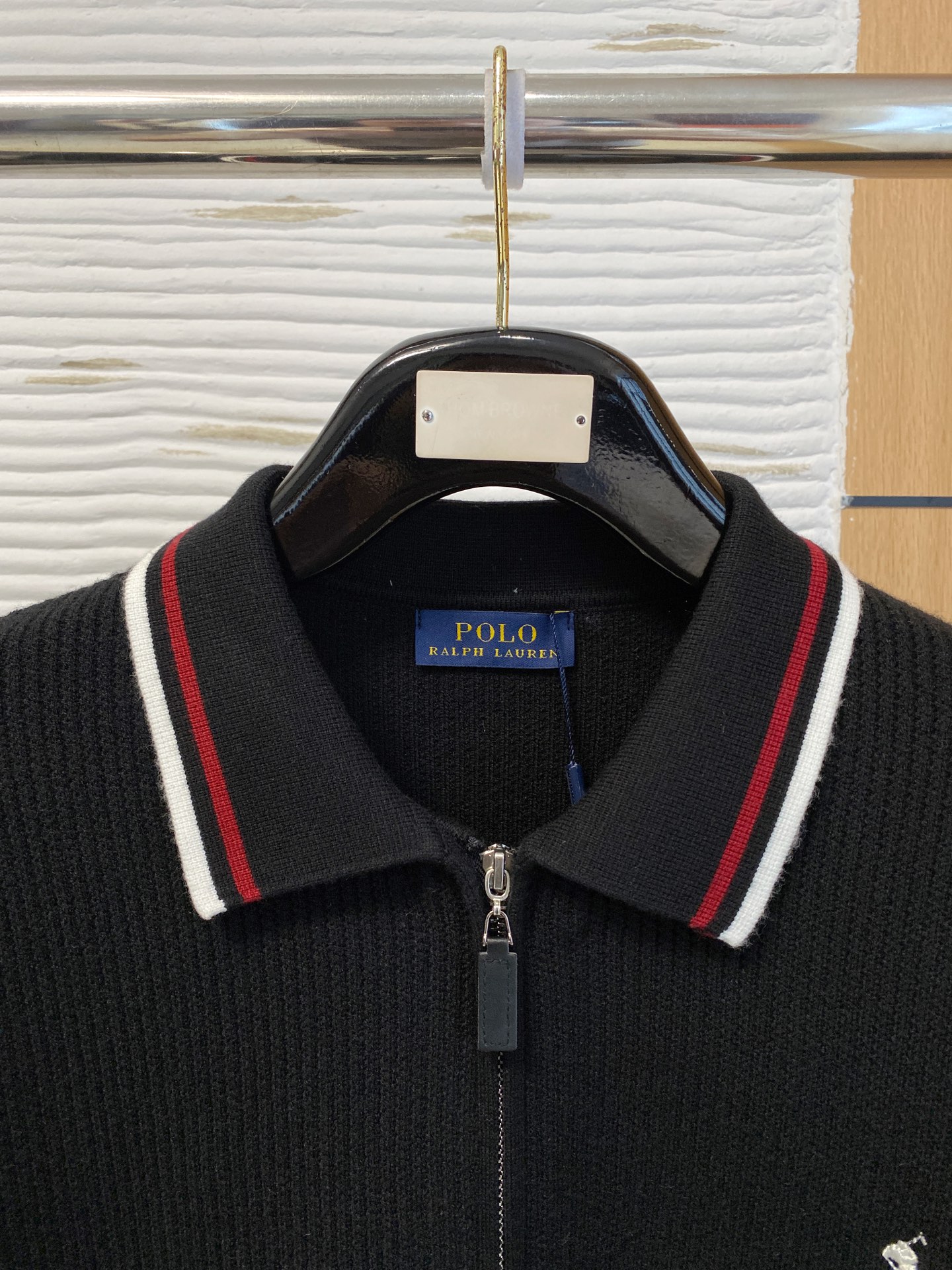 拉夫劳伦 2025秋冬羊毛混纺开衫拉链针织毛衣，采用进口定制纱线，上身舒适保暖，专柜同步在售。三标齐全。