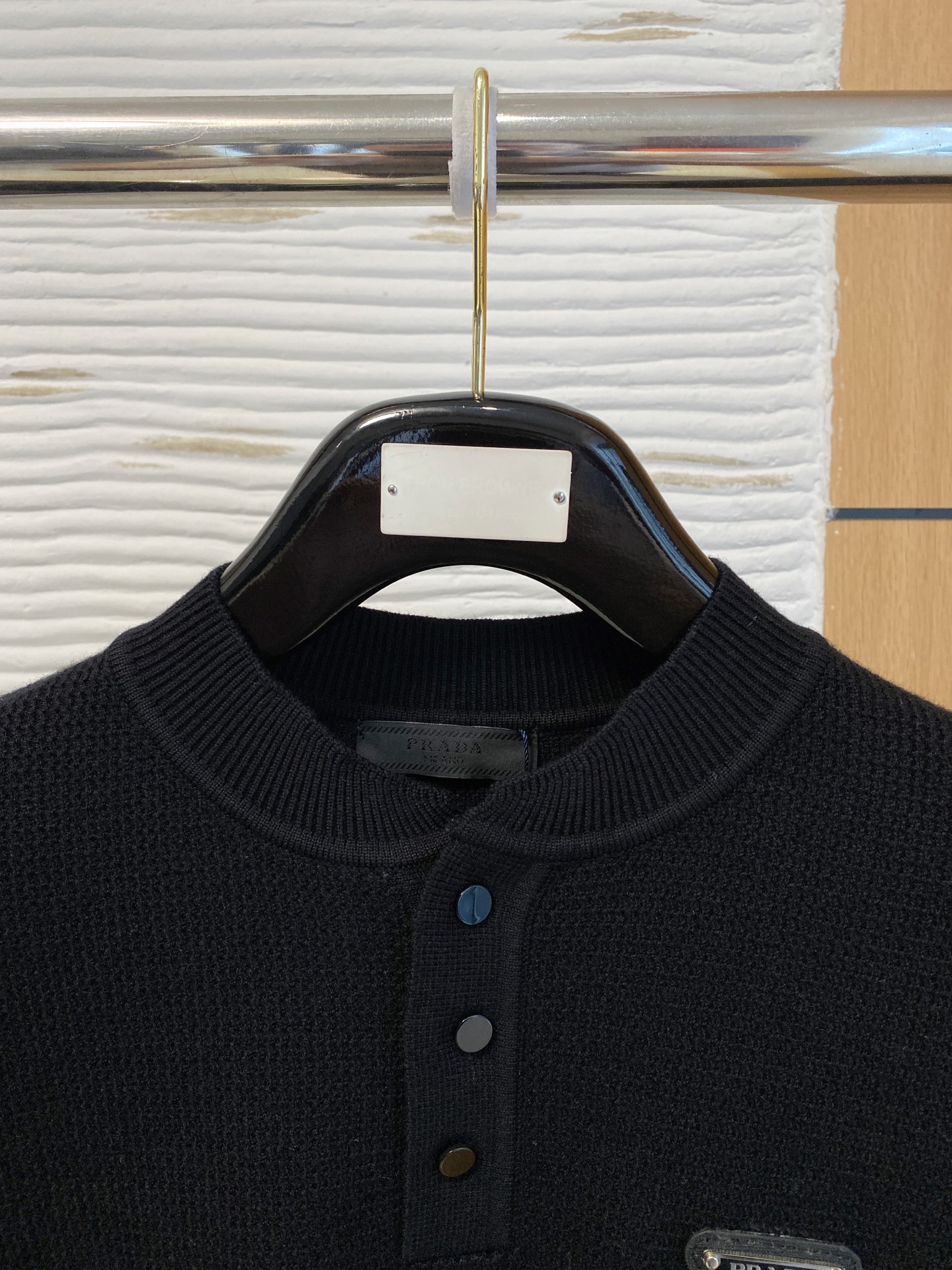 普拉达 2025早秋新款男士羊毛针织衫，专柜在售爆款单品，各大时尚买手明星人手一件的百搭单品。简单时尚甚