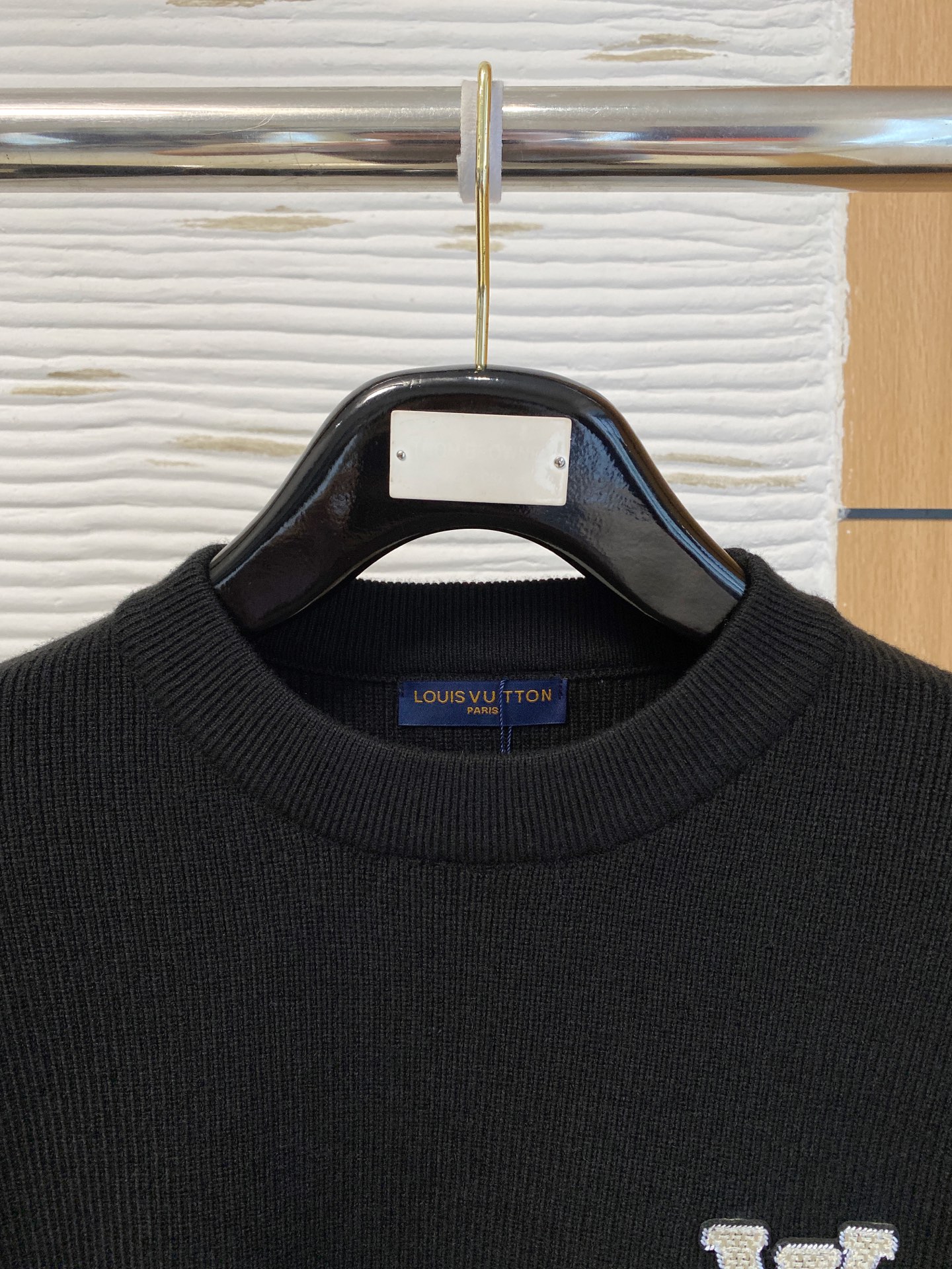 LV 2025早秋新款男士羊毛针织衫，专柜在售爆款单品，各大时尚买手明星人手一件的百搭单品。简单时尚甚是