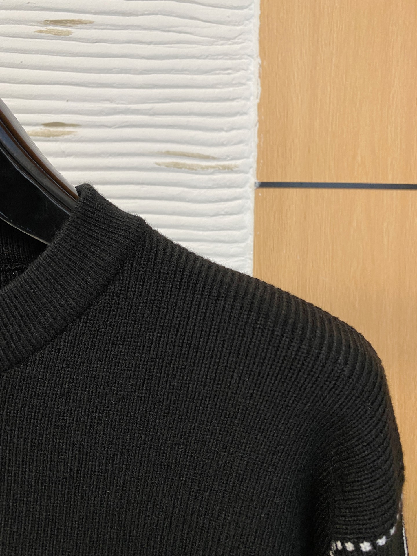 LV 2025早秋新款男士羊毛针织衫，专柜在售爆款单品，各大时尚买手明星人手一件的百搭单品。简单时尚甚是