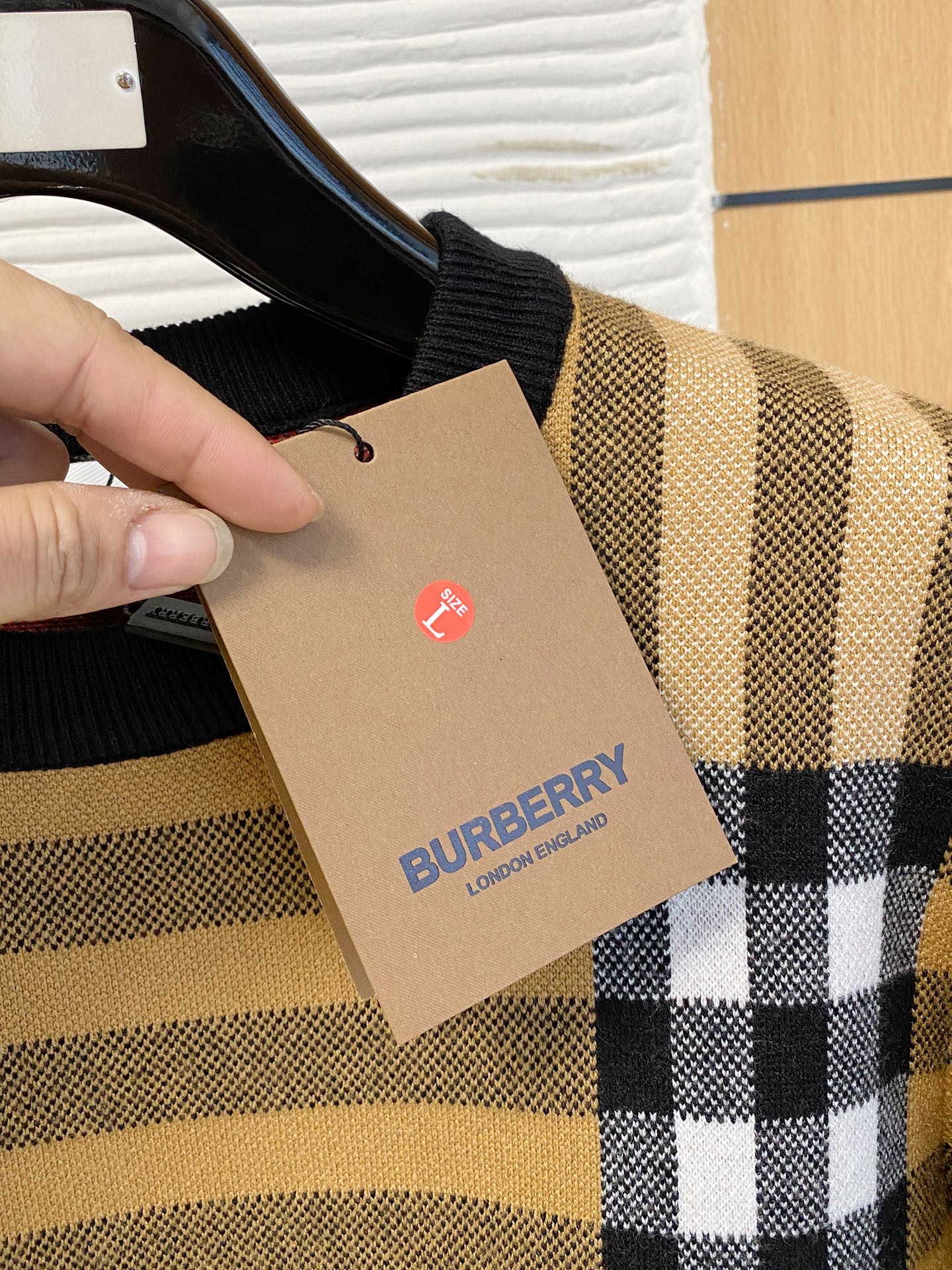 巴宝莉 2025早秋新款男士羊毛针织衫，专柜在售爆款单品，各大时尚买手明星人手一件的百搭单品。简单时尚甚