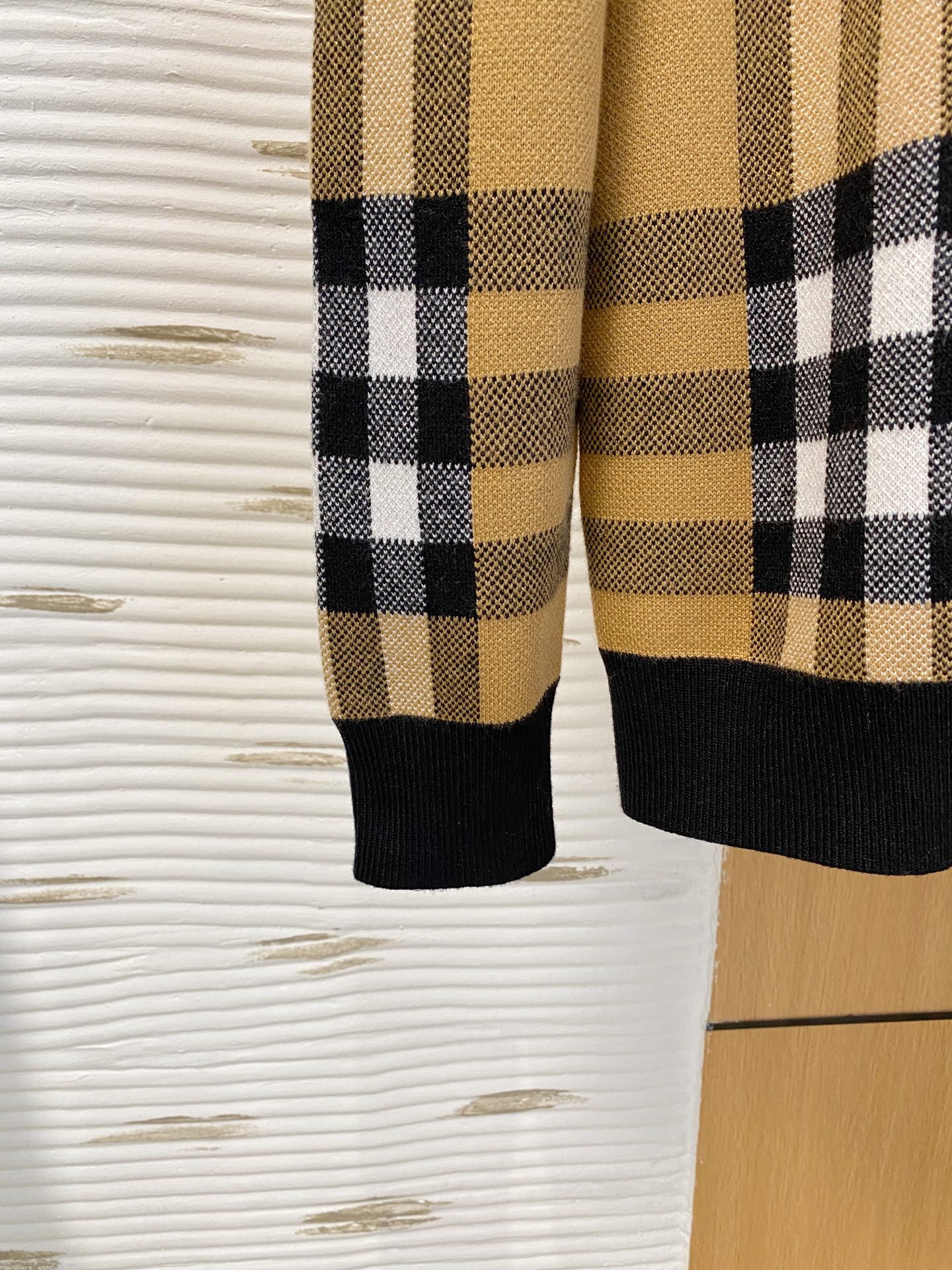 巴宝莉 2025早秋新款男士羊毛针织衫，专柜在售爆款单品，各大时尚买手明星人手一件的百搭单品。简单时尚甚