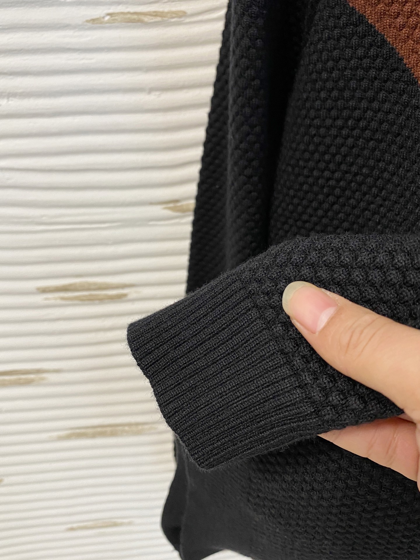 阿玛尼 2025早秋新款男士羊毛针织衫，专柜在售爆款单品，各大时尚买手明星人手一件的百搭单品。简单时尚甚