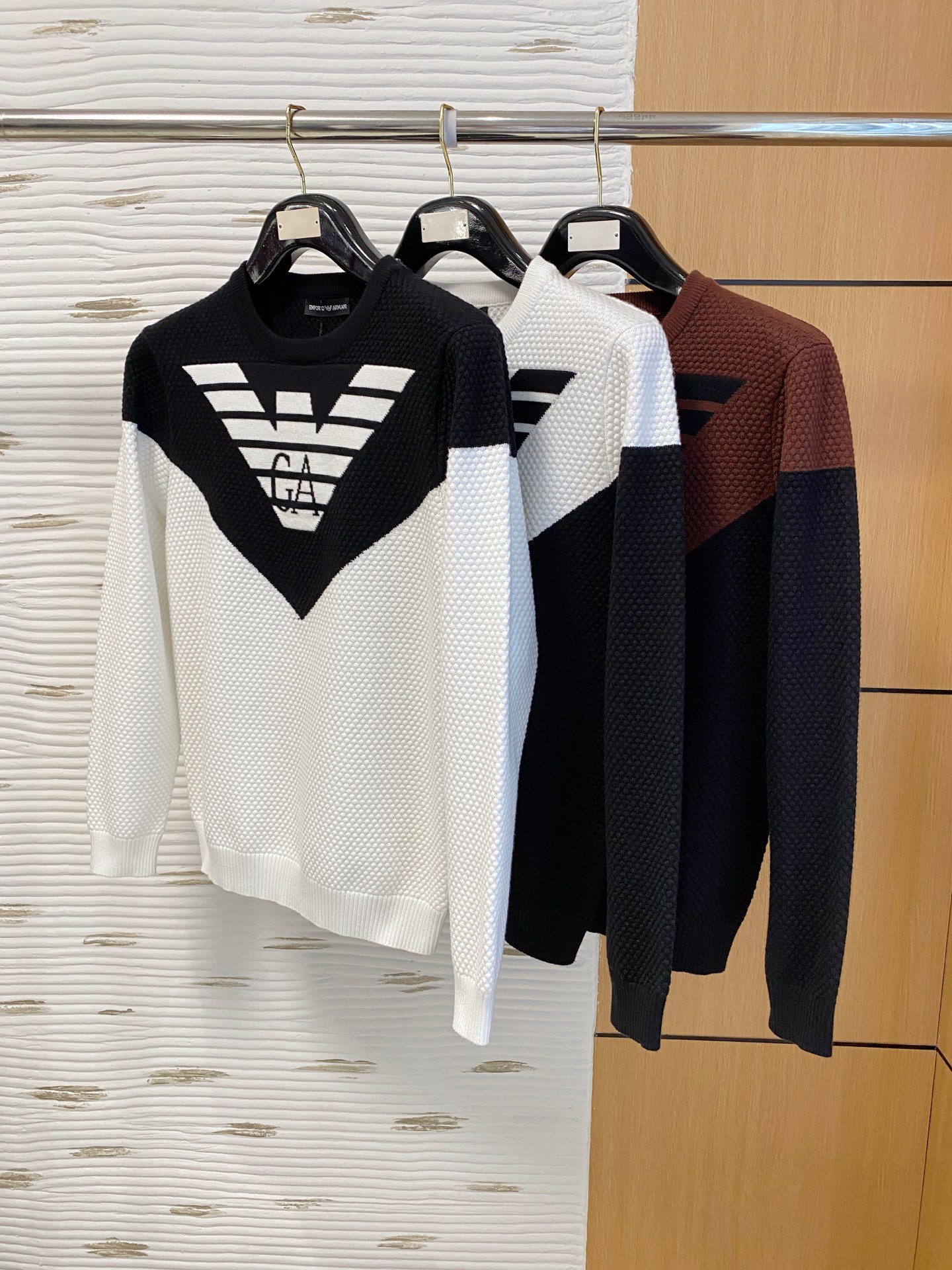 阿玛尼 2025早秋新款男士羊毛针织衫，专柜在售爆款单品，各大时尚买手明星人手一件的百搭单品。简单时尚甚