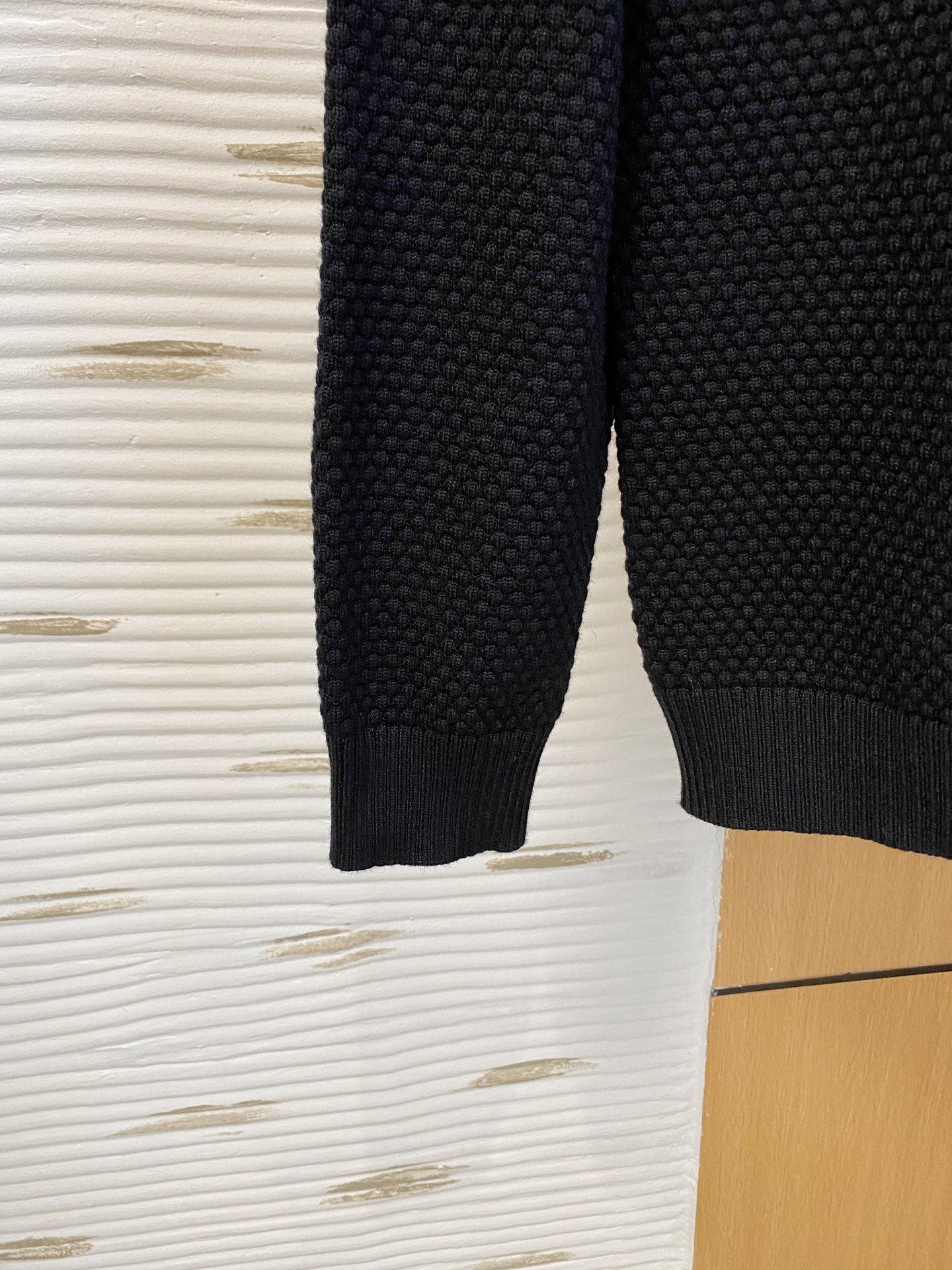 阿玛尼 2025早秋新款男士羊毛针织衫，专柜在售爆款单品，各大时尚买手明星人手一件的百搭单品。简单时尚甚