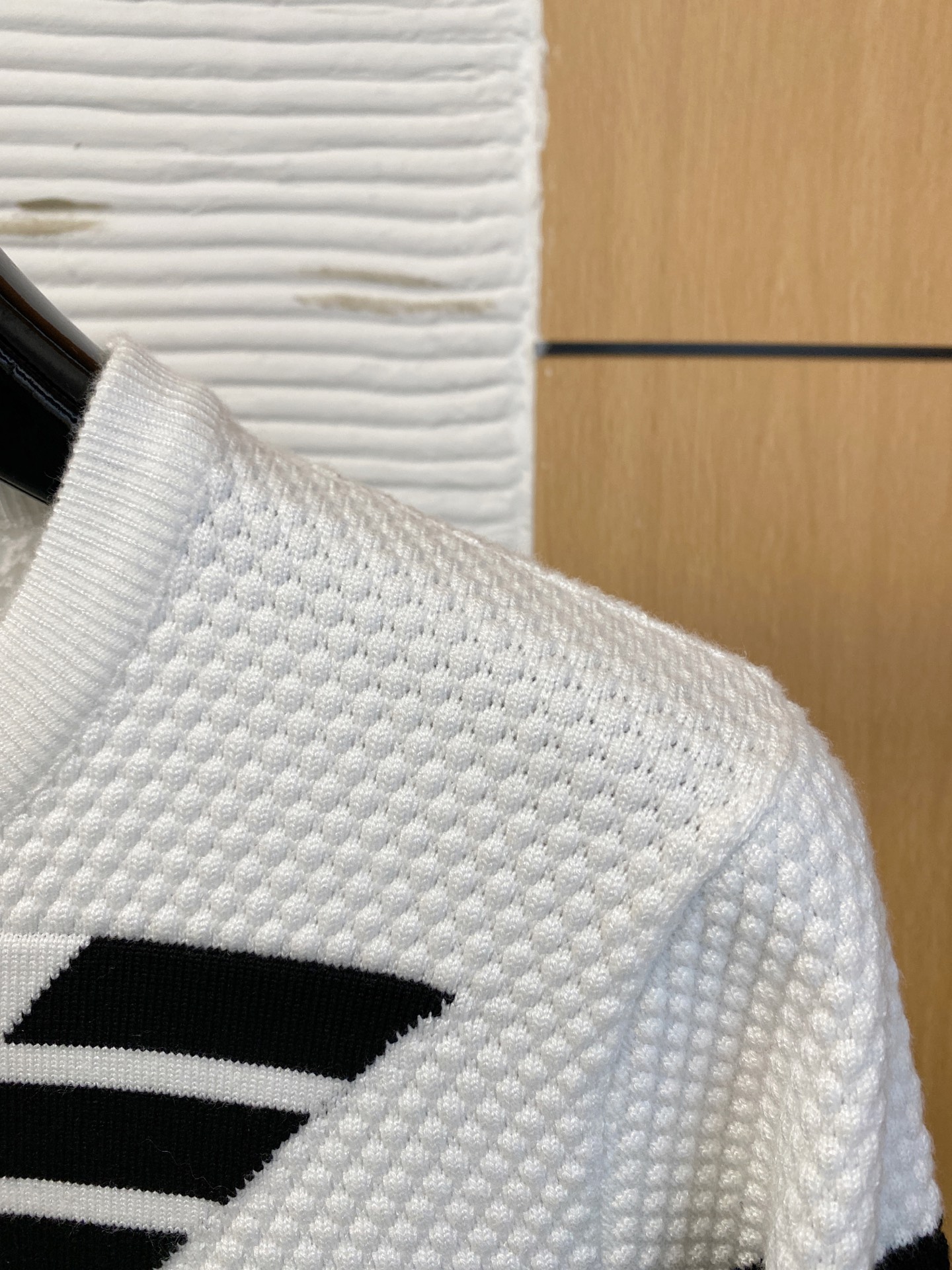 阿玛尼 2025早秋新款男士羊毛针织衫，专柜在售爆款单品，各大时尚买手明星人手一件的百搭单品。简单时尚甚