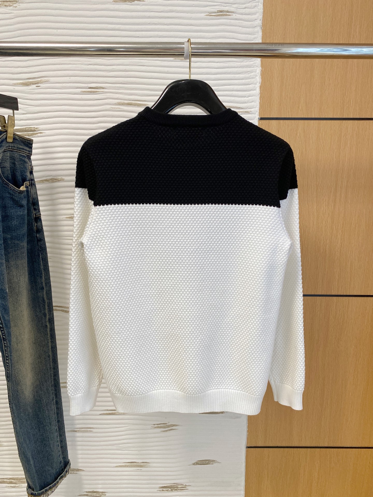 阿玛尼 2025早秋新款男士羊毛针织衫，专柜在售爆款单品，各大时尚买手明星人手一件的百搭单品。简单时尚甚