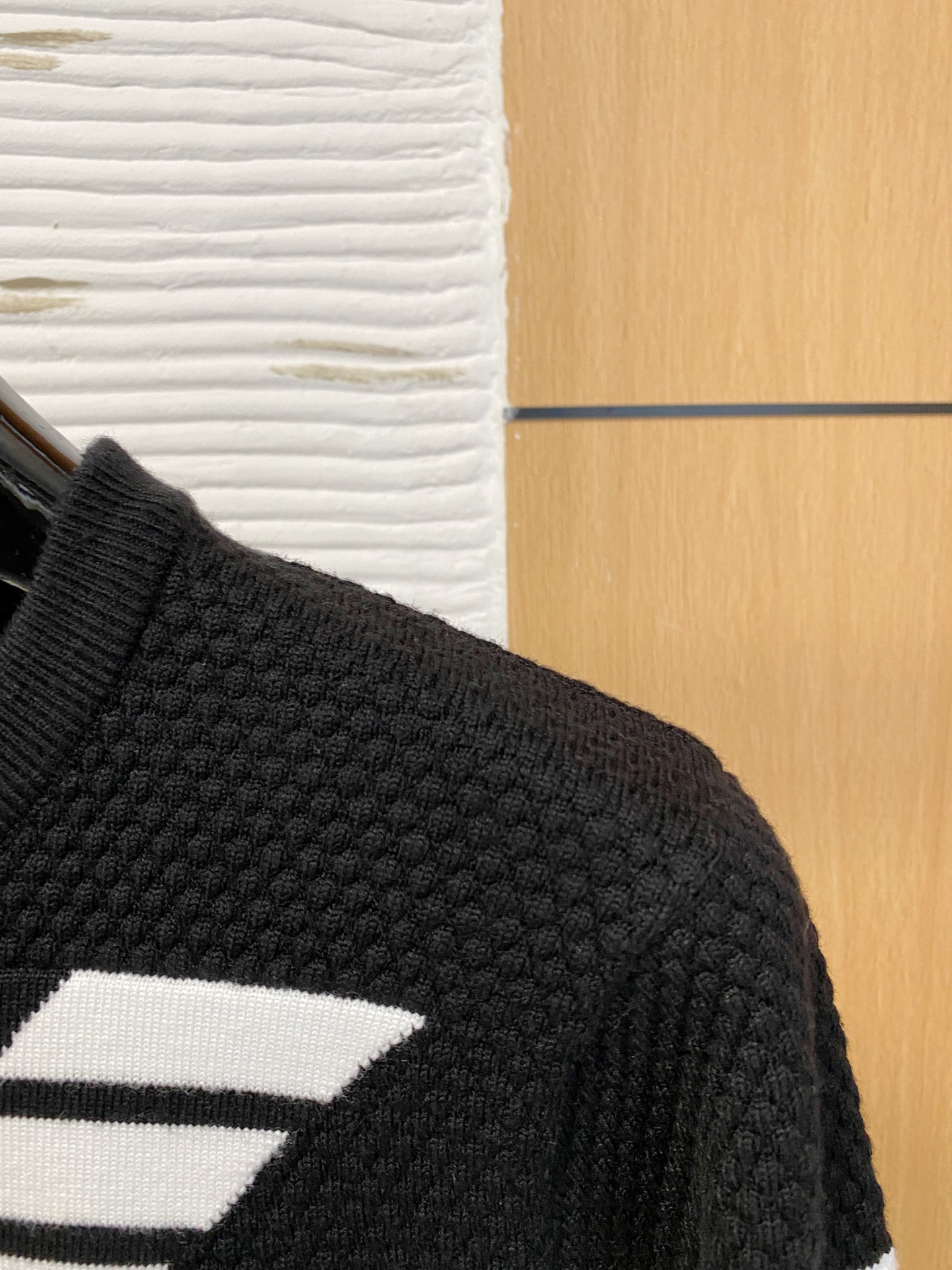 阿玛尼 2025早秋新款男士羊毛针织衫，专柜在售爆款单品，各大时尚买手明星人手一件的百搭单品。简单时尚甚