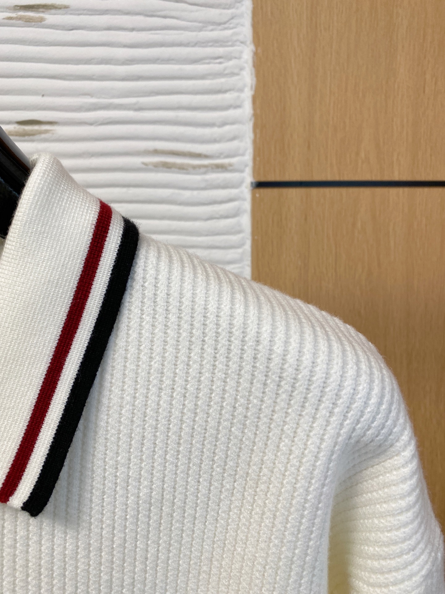 拉夫劳伦 2025秋冬羊毛混纺开衫拉链针织毛衣，采用进口定制纱线，上身舒适保暖，专柜同步在售。三标齐全。