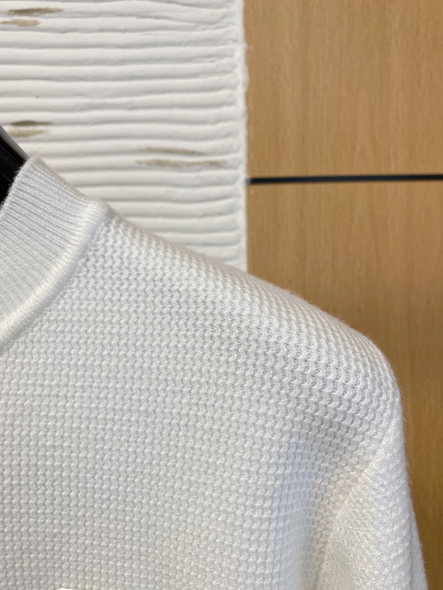 普拉达 2025早秋新款男士羊毛针织衫，专柜在售爆款单品，各大时尚买手明星人手一件的百搭单品。简单时尚甚