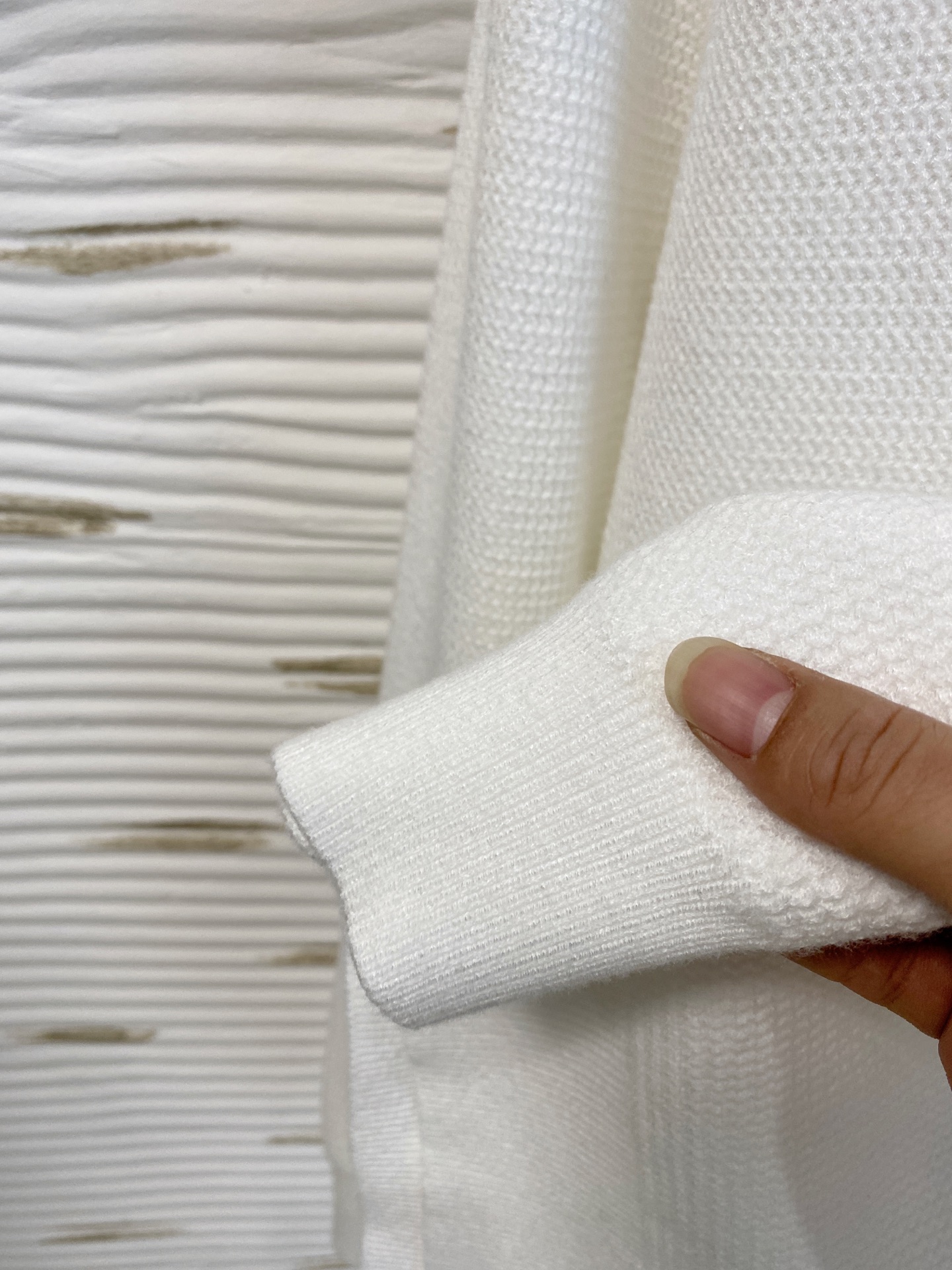 普拉达 2025早秋新款男士羊毛针织衫，专柜在售爆款单品，各大时尚买手明星人手一件的百搭单品。简单时尚甚