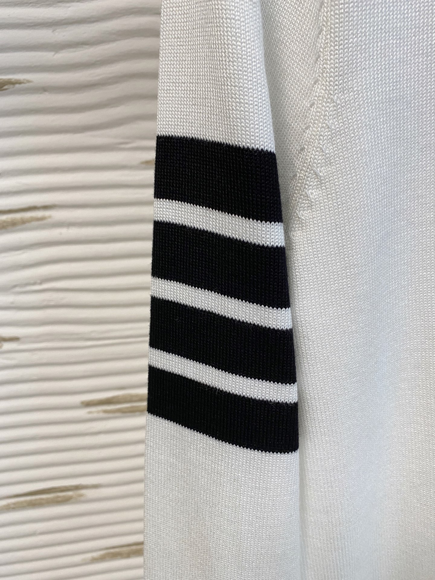 TB 2025早秋新款男士羊毛针织衫，专柜在售爆款单品，各大时尚买手明星人手一件的百搭单品。简单时尚甚是