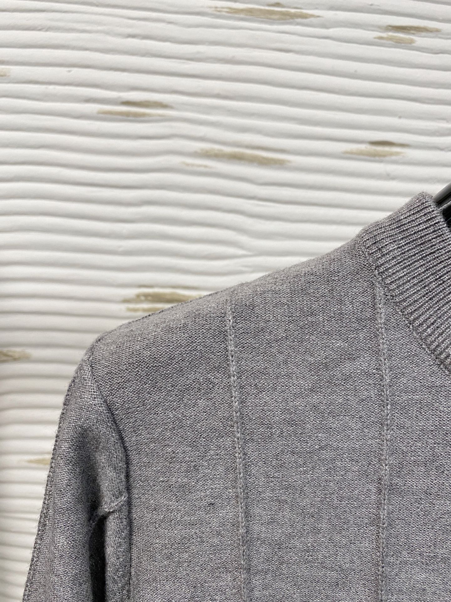 TB 2025早秋新款男士羊毛针织衫，专柜在售爆款单品，各大时尚买手明星人手一件的百搭单品。简单时尚甚是