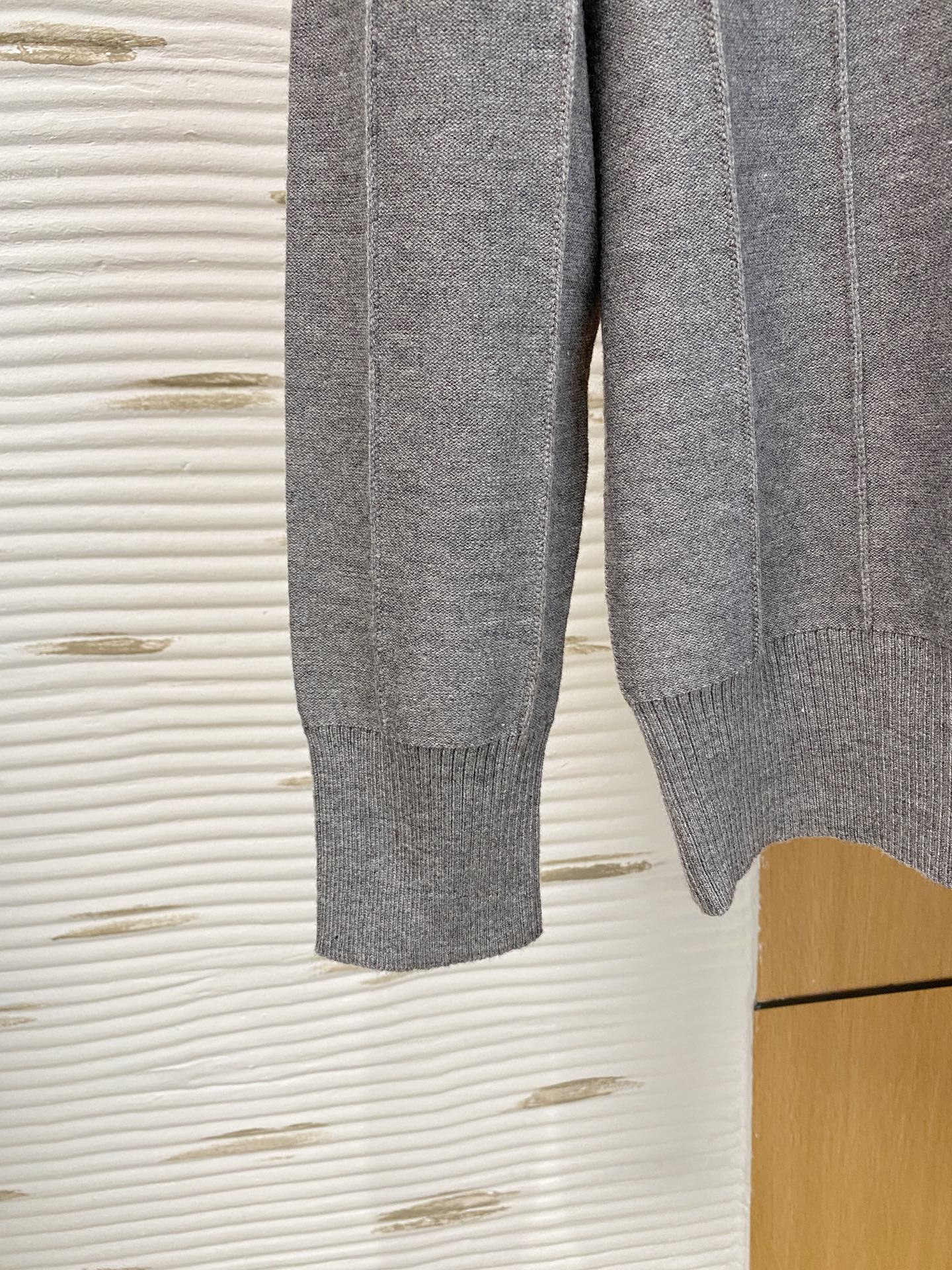 TB 2025早秋新款男士羊毛针织衫，专柜在售爆款单品，各大时尚买手明星人手一件的百搭单品。简单时尚甚是