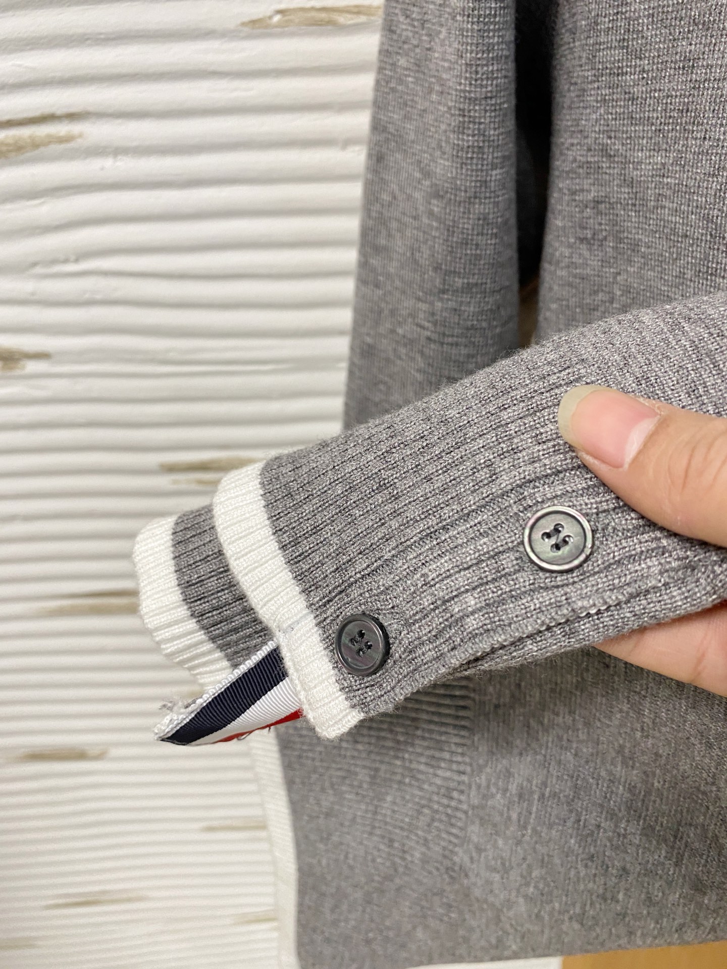 TB 2025早秋新款男士羊毛针织衫，专柜在售爆款单品，各大时尚买手明星人手一件的百搭单品。简单时尚甚是