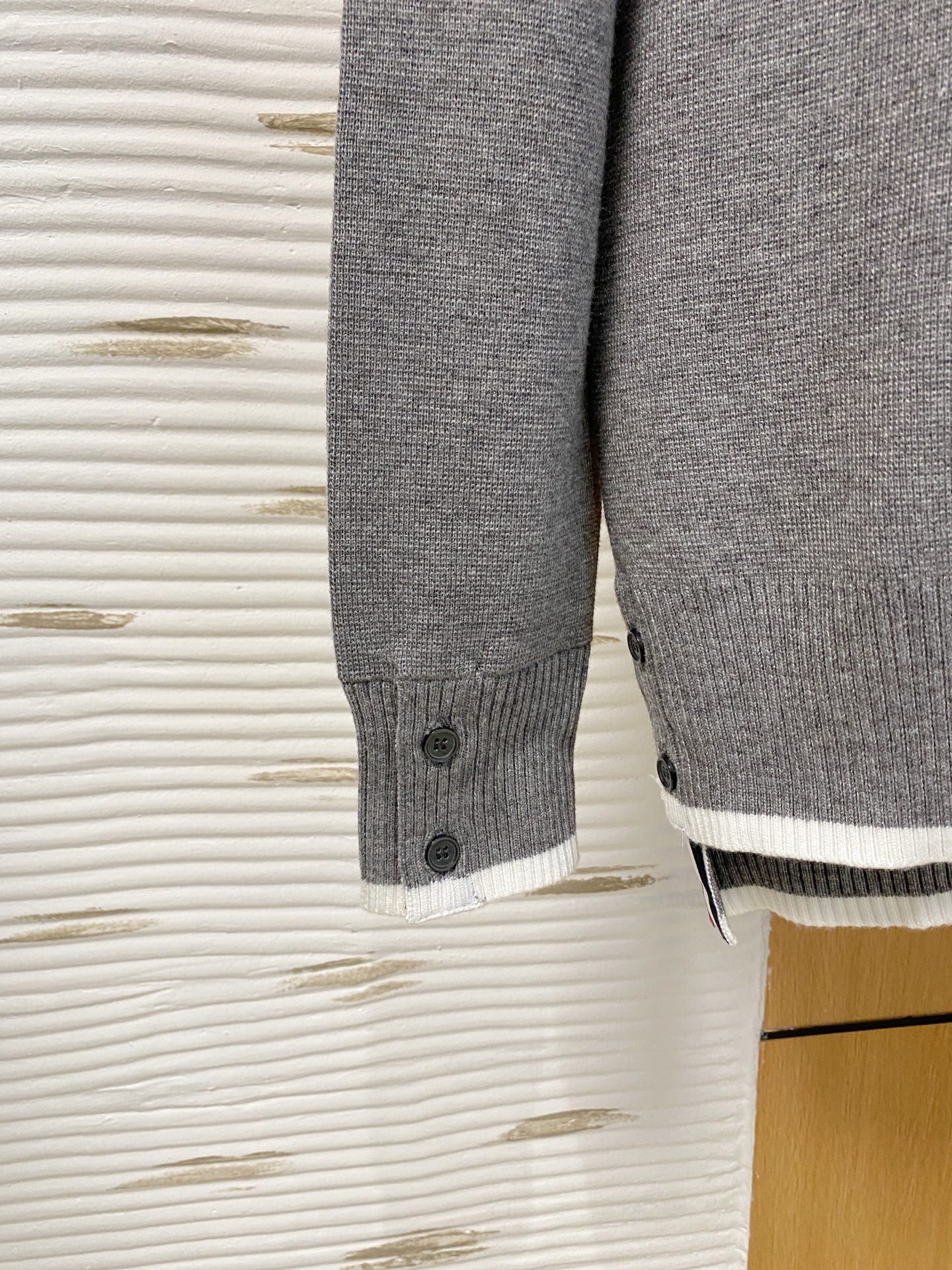 TB 2025早秋新款男士羊毛针织衫，专柜在售爆款单品，各大时尚买手明星人手一件的百搭单品。简单时尚甚是