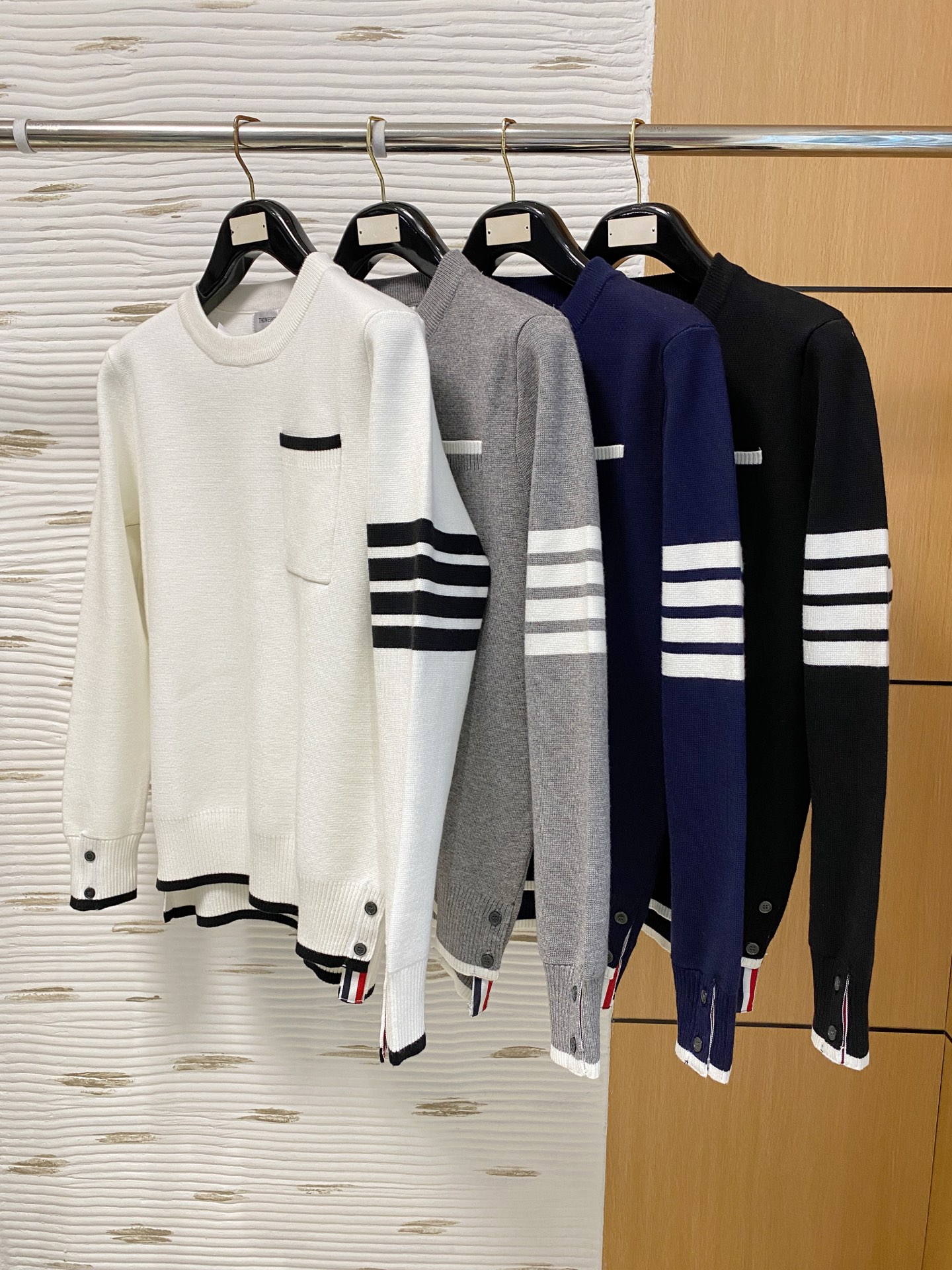 TB 2025早秋新款男士羊毛针织衫，专柜在售爆款单品，各大时尚买手明星人手一件的百搭单品。简单时尚甚是