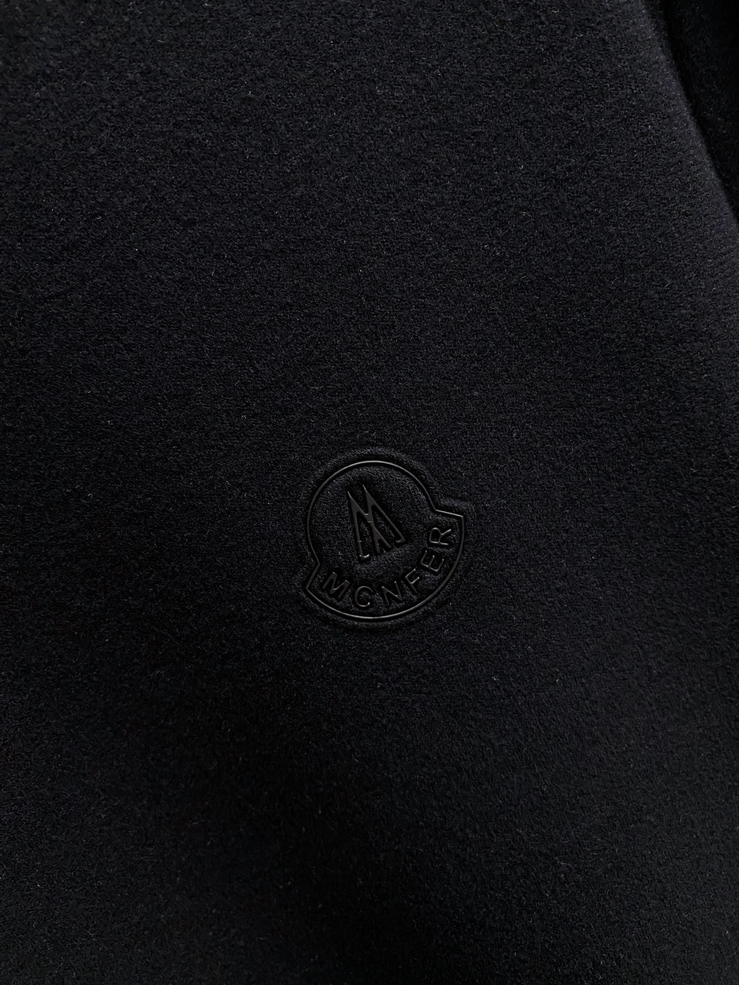 蒙口 毛衣 2025秋冬最新系列，专柜1:1顶级复刻，全品相！加厚款，潮人必备单品！懂货的老铁赶紧下手，