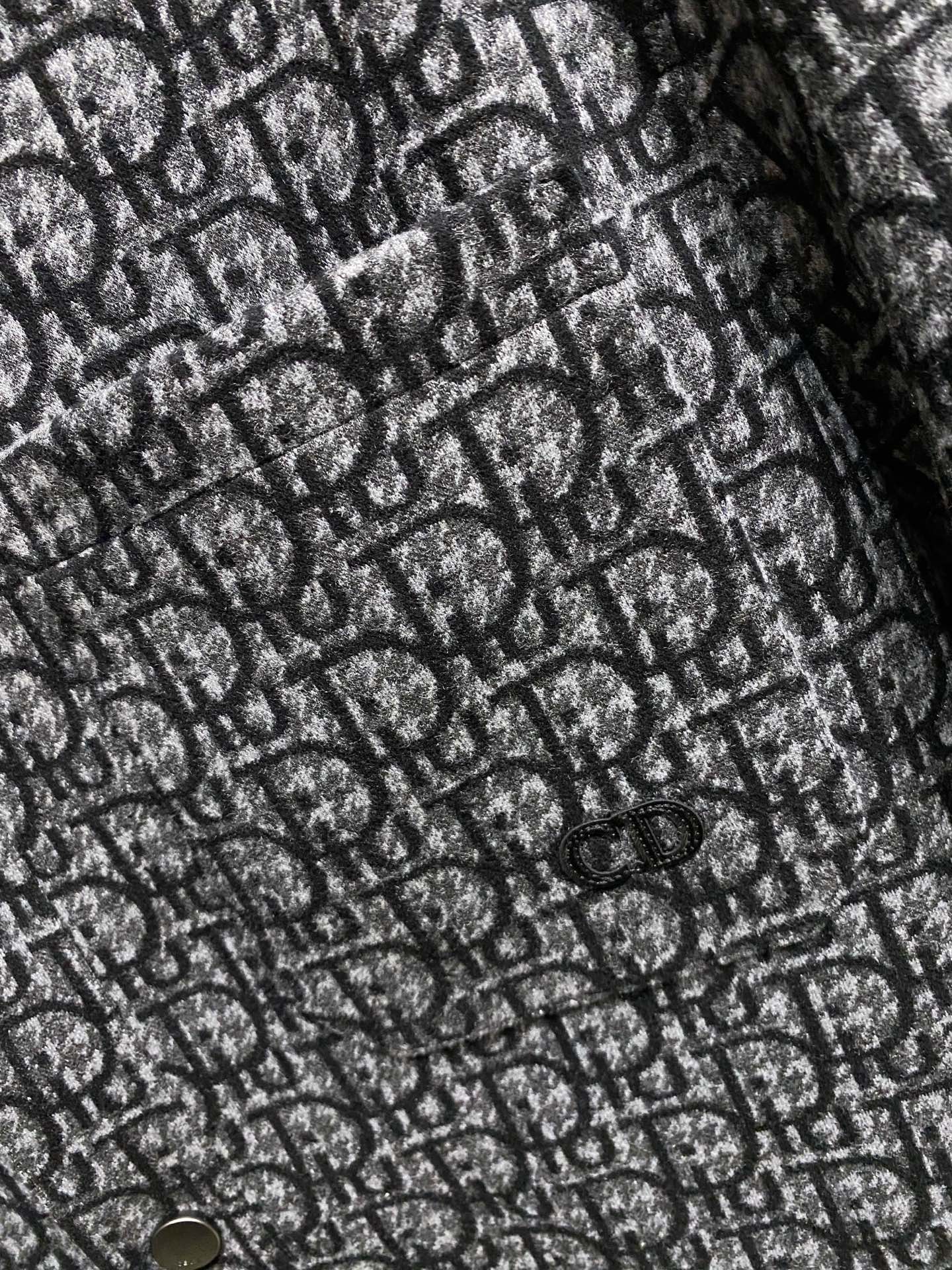 迪奥25ss秋冬新款🆕鹅绒羽绒服原版1:1订制五金配件全进口原版定制 欢迎专柜对比 绝对的高品质 采用顶