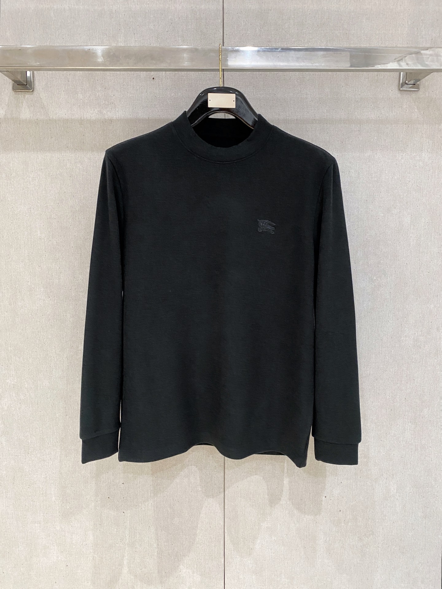 巴宝莉 毛衣 2025秋冬最新系列，专柜1:1顶级复刻，全品相！加厚款，潮人必备单品！懂货的老铁赶紧下手