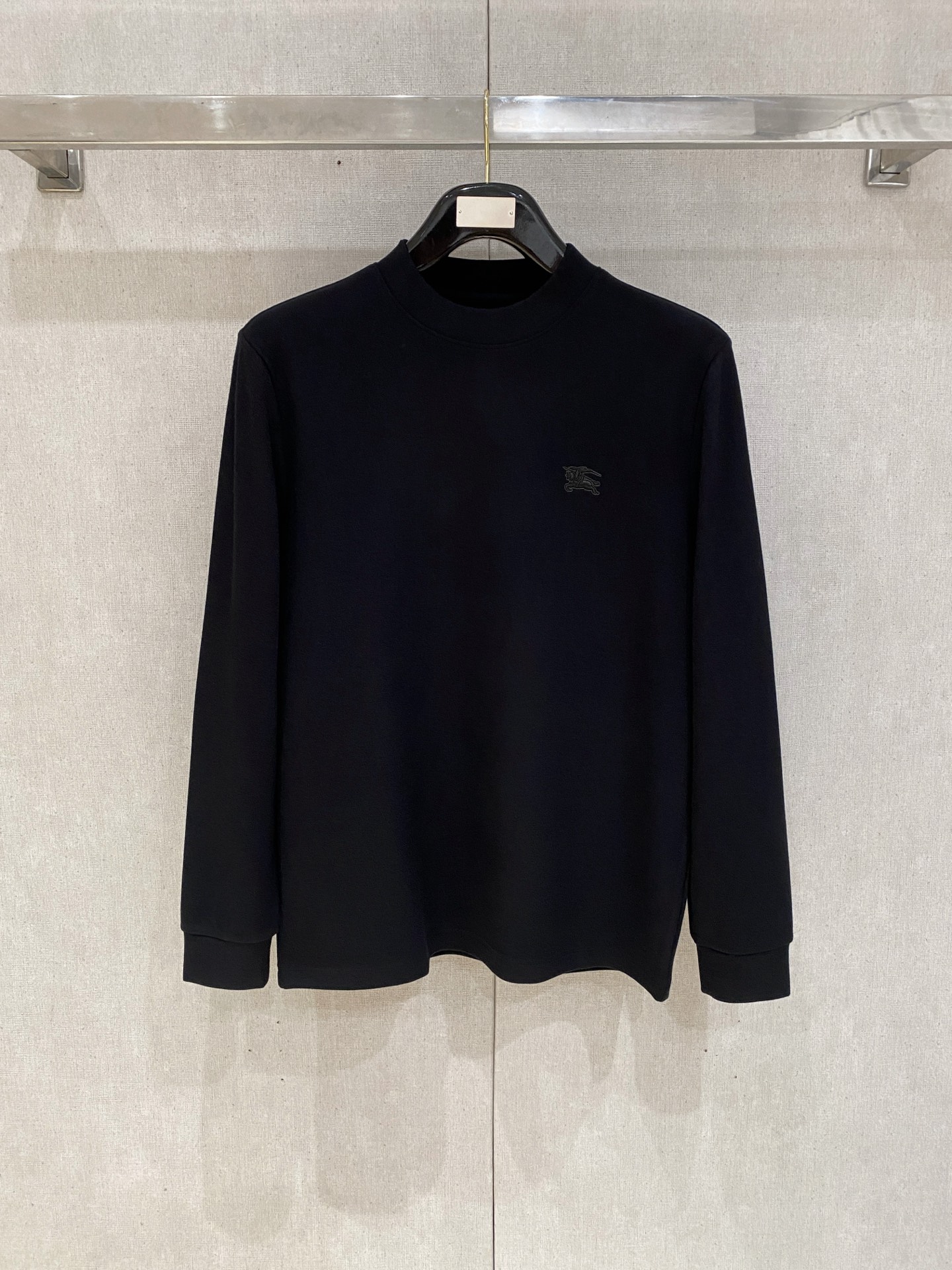 巴宝莉 毛衣 2025秋冬最新系列，专柜1:1顶级复刻，全品相！加厚款，潮人必备单品！懂货的老铁赶紧下手