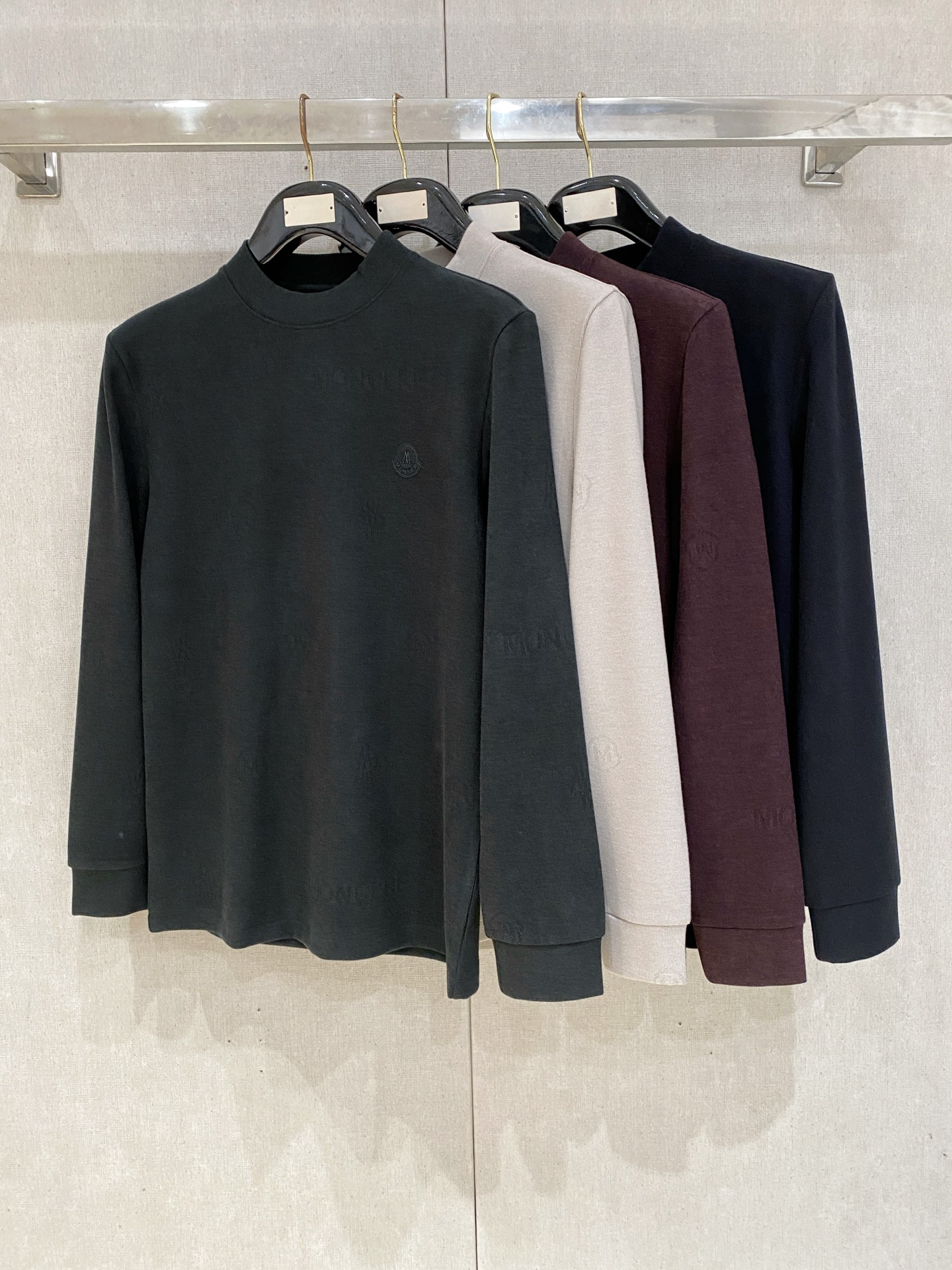 蒙口 毛衣 2025秋冬最新系列，专柜1:1顶级复刻，全品相！加厚款，潮人必备单品！懂货的老铁赶紧下手，