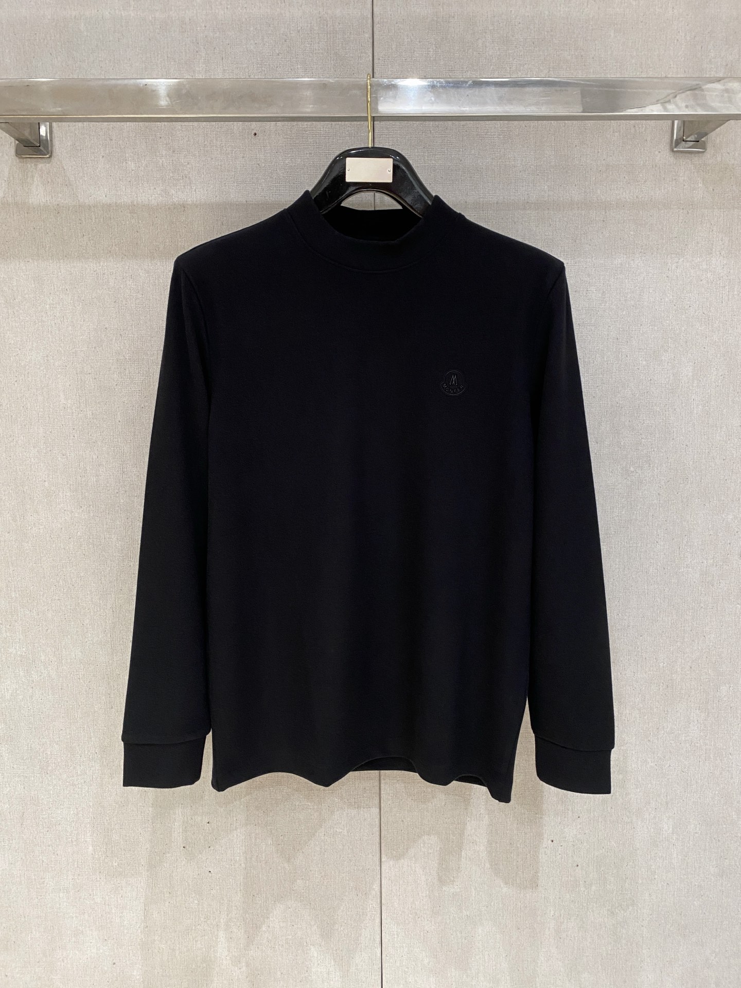 NO:597438,The latest series of masked sweaters for autumn and winter 2025, 1:1 top replica at the counter, all in good condition!  Thick style, a must-have item for fashionistas!  Old irons who know the stuff, hurry up and start, the fabric is cashmere 10, wool 60, spandex 30, size m-3xl, multiple colors, Moncler, sweaters, alexander wang19860909蒙口 毛衣 2025秋冬最新系列,专柜1:1顶级复刻,全品相！加厚款,潮人必备单品！懂货的老铁赶紧下手,面料羊绒10羊毛60氨纶30 尺码 m-3xl 多颜色,,Moncler,sweaters,alexander wang,Men's clothing