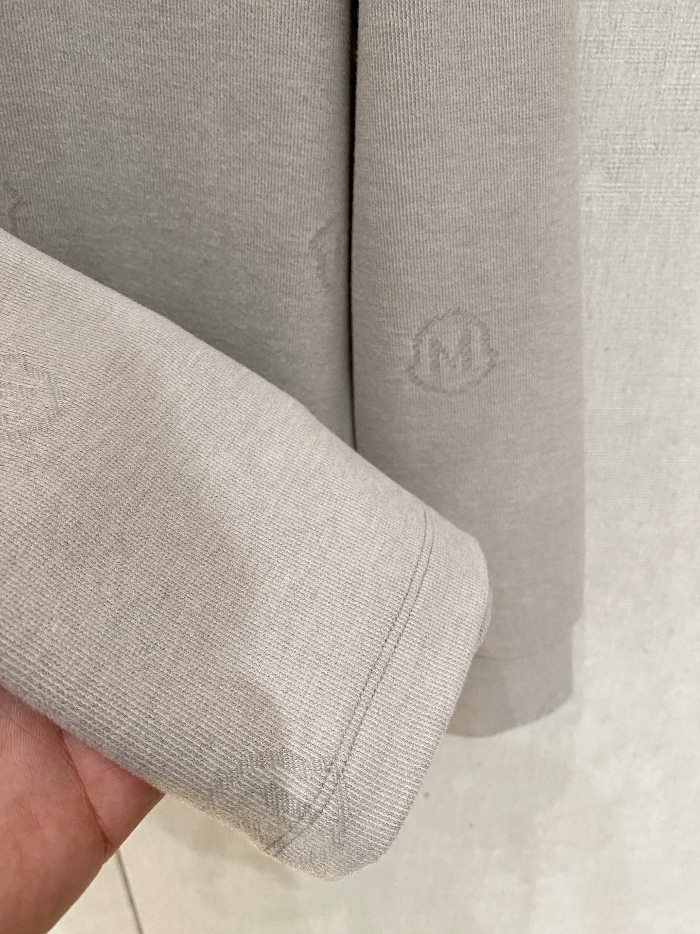 蒙口 毛衣 2025秋冬最新系列，专柜1:1顶级复刻，全品相！加厚款，潮人必备单品！懂货的老铁赶紧下手，