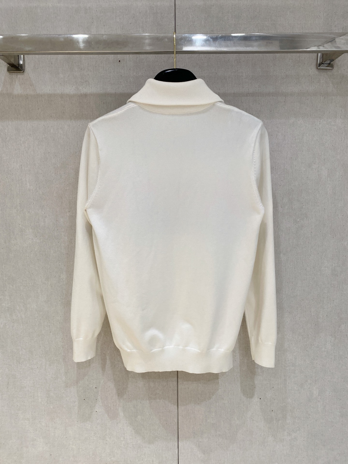 蒙口 毛衣 2025秋冬最新系列，专柜1:1顶级复刻，全品相！加厚款，潮人必备单品！懂货的老铁赶紧下手，