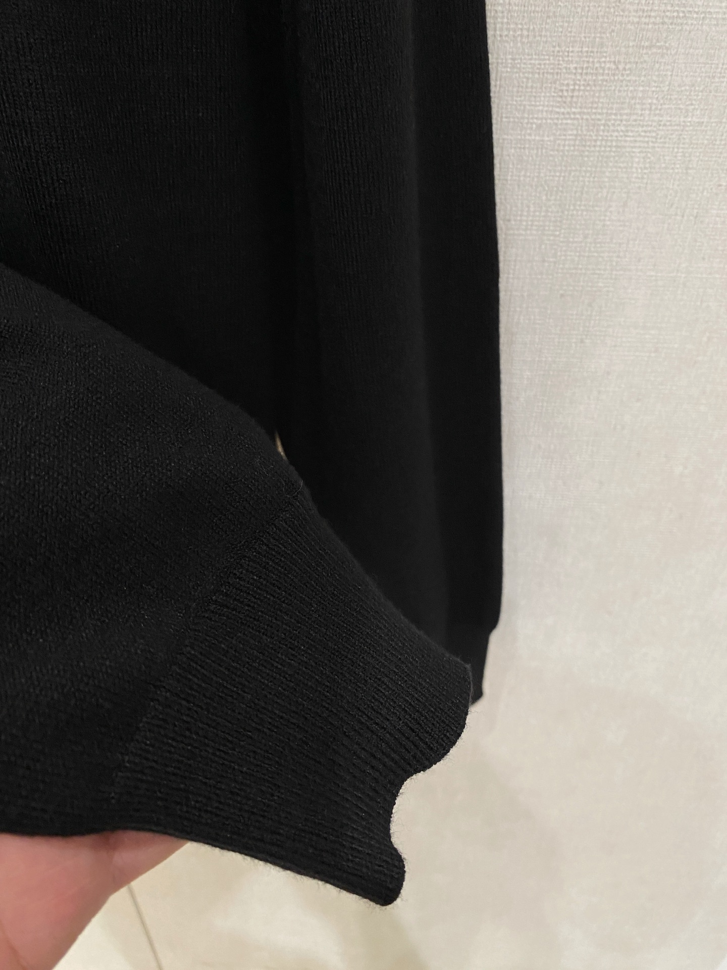 蒙口 毛衣 2025秋冬最新系列，专柜1:1顶级复刻，全品相！加厚款，潮人必备单品！懂货的老铁赶紧下手，