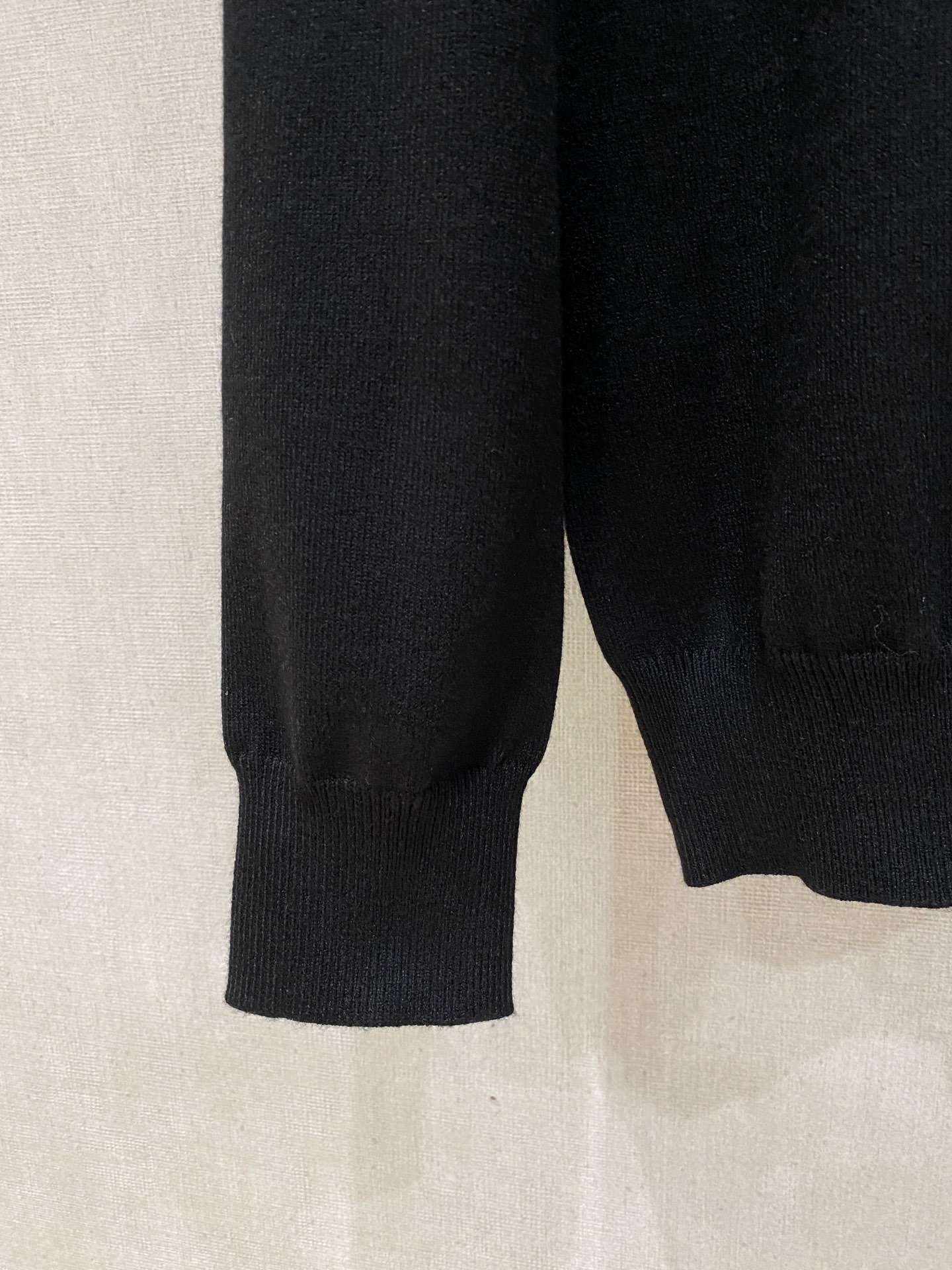 蒙口 毛衣 2025秋冬最新系列，专柜1:1顶级复刻，全品相！加厚款，潮人必备单品！懂货的老铁赶紧下手，